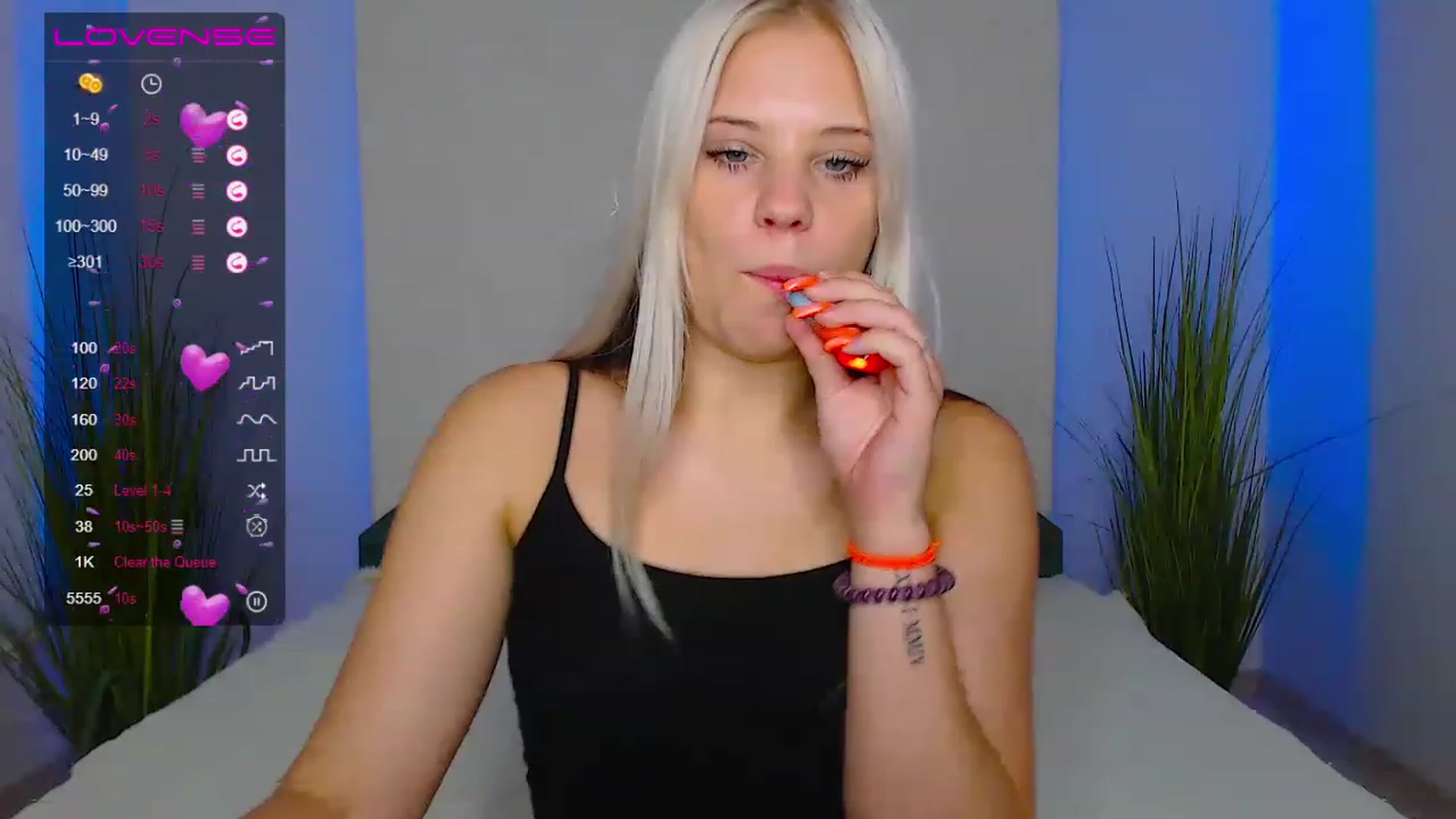 Gallery image thumbnail from Little_k1ttyy's myfreecams stream on, 06/27/2023, 12:57 image 16 of 20