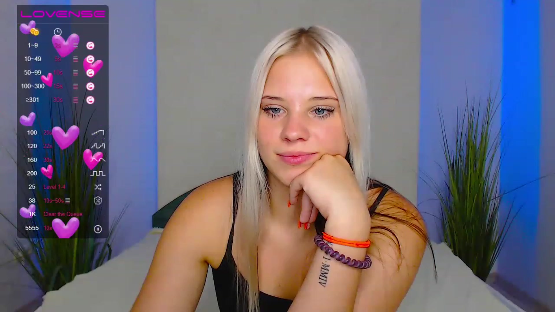 Gallery image thumbnail from Little_k1ttyy's myfreecams stream on, 06/27/2023, 17:07 image 6 of 20