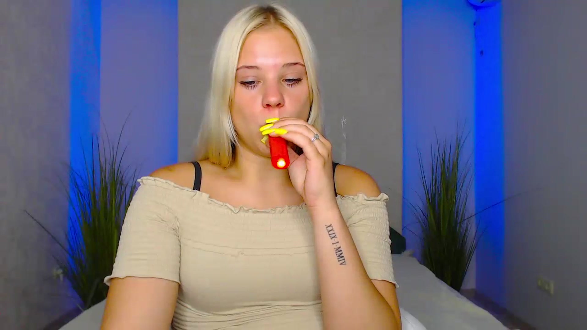 Gallery image thumbnail from Little_k1ttyy's myfreecams stream on, 07/03/2023, 12:27 image 8 of 20