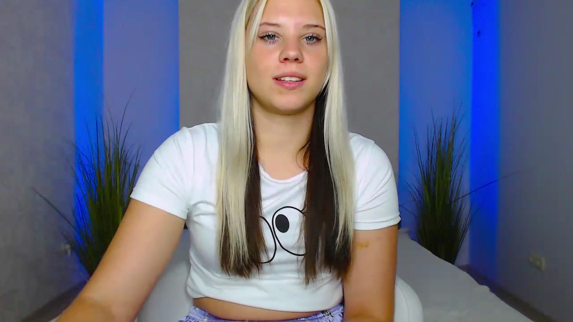 Gallery image thumbnail from Little_k1ttyy's myfreecams stream on, 07/03/2023, 13:48 image 7 of 20