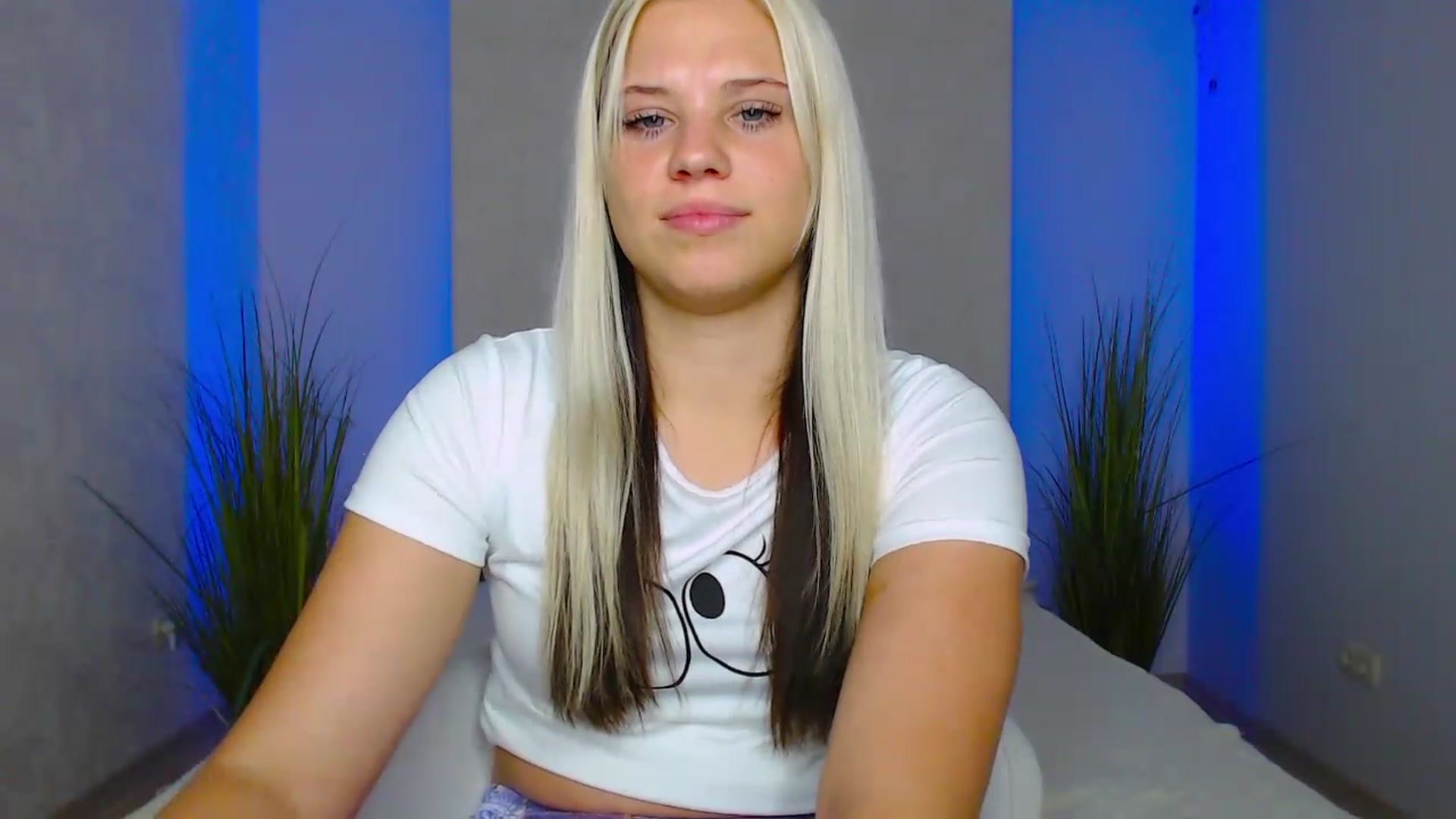 Gallery image thumbnail from Little_k1ttyy's myfreecams stream on, 07/03/2023, 13:48 image 1 of 20