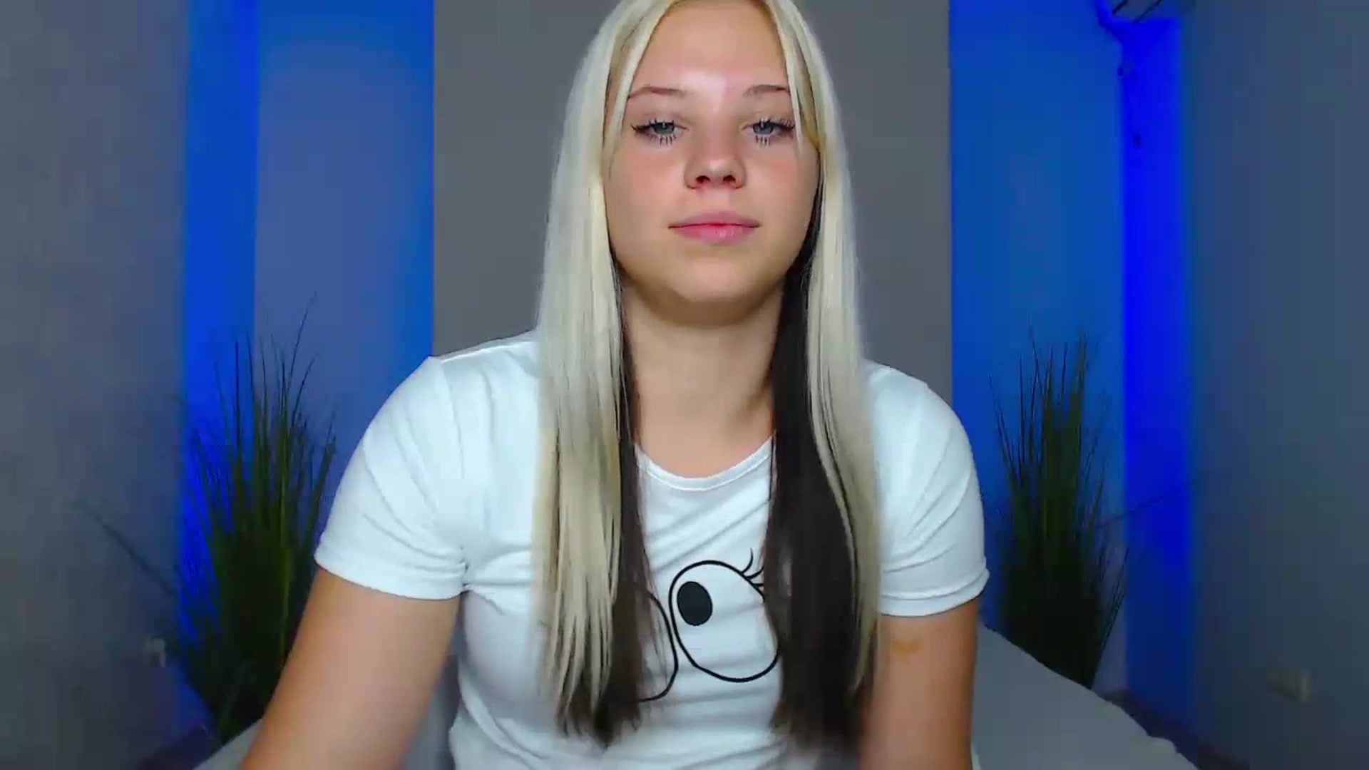 Gallery image thumbnail from Little_k1ttyy's myfreecams stream on, 07/03/2023, 13:48 image 18 of 20