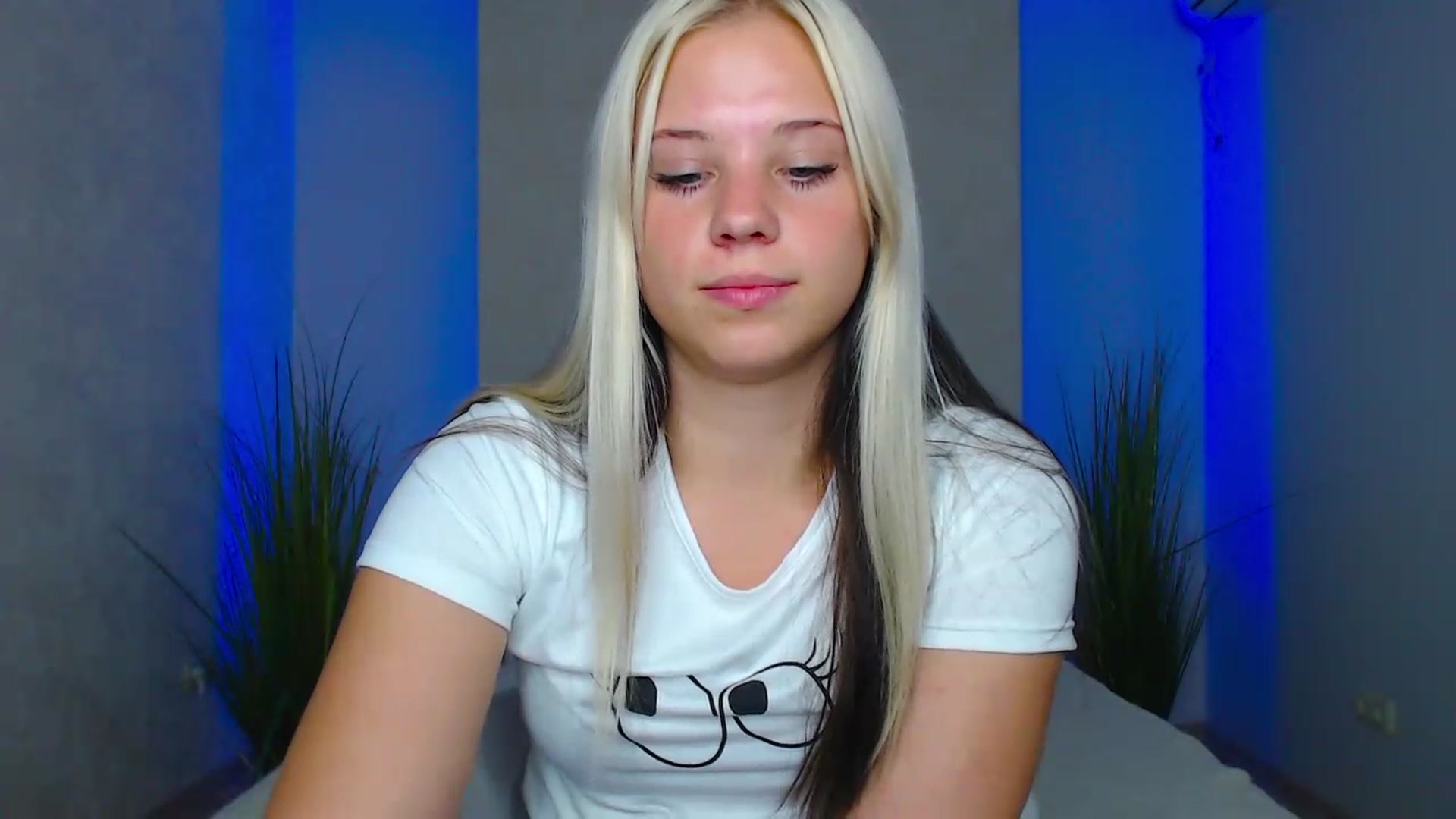 Gallery image thumbnail from Little_k1ttyy's myfreecams stream on, 07/03/2023, 14:46 image 13 of 20