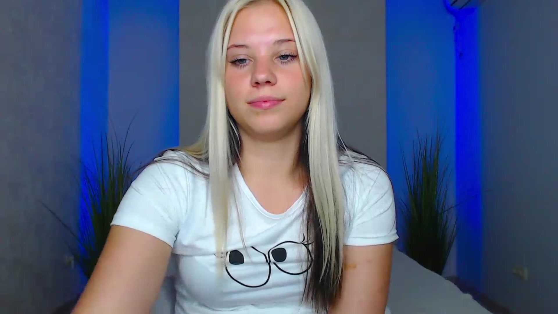 Gallery image thumbnail from Little_k1ttyy's myfreecams stream on, 07/03/2023, 14:46 image 12 of 20