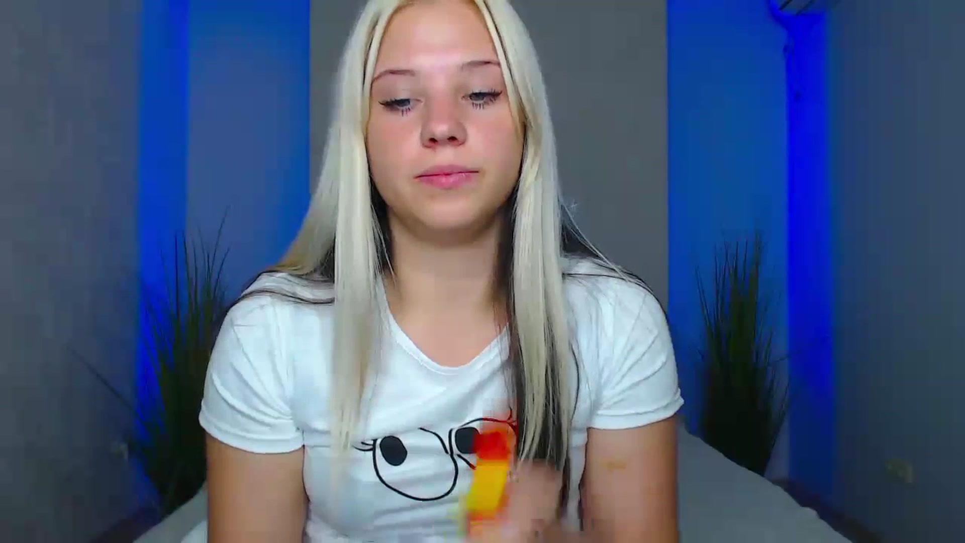 Gallery image thumbnail from Little_k1ttyy's myfreecams stream on, 07/03/2023, 14:46 image 10 of 20