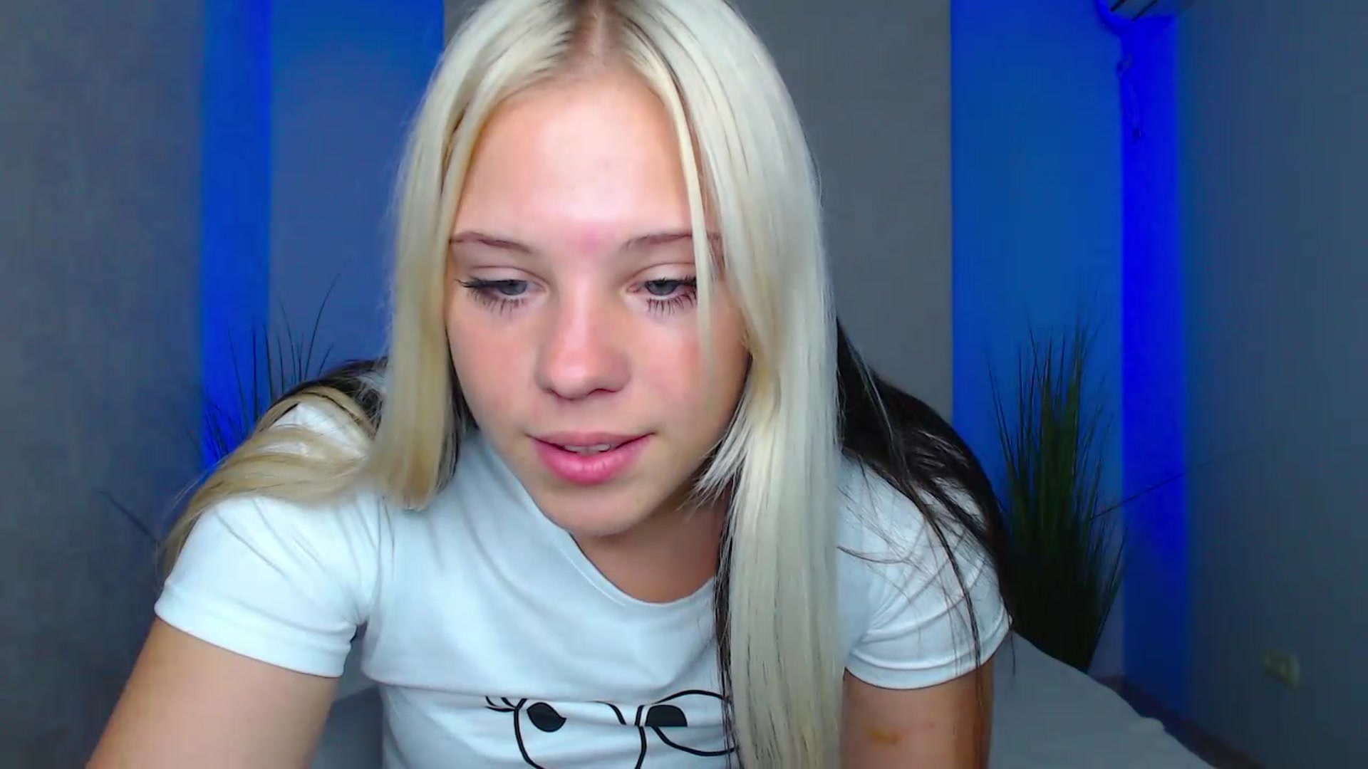 Gallery image thumbnail from Little_k1ttyy's myfreecams stream on, 07/03/2023, 14:46 image 1 of 20