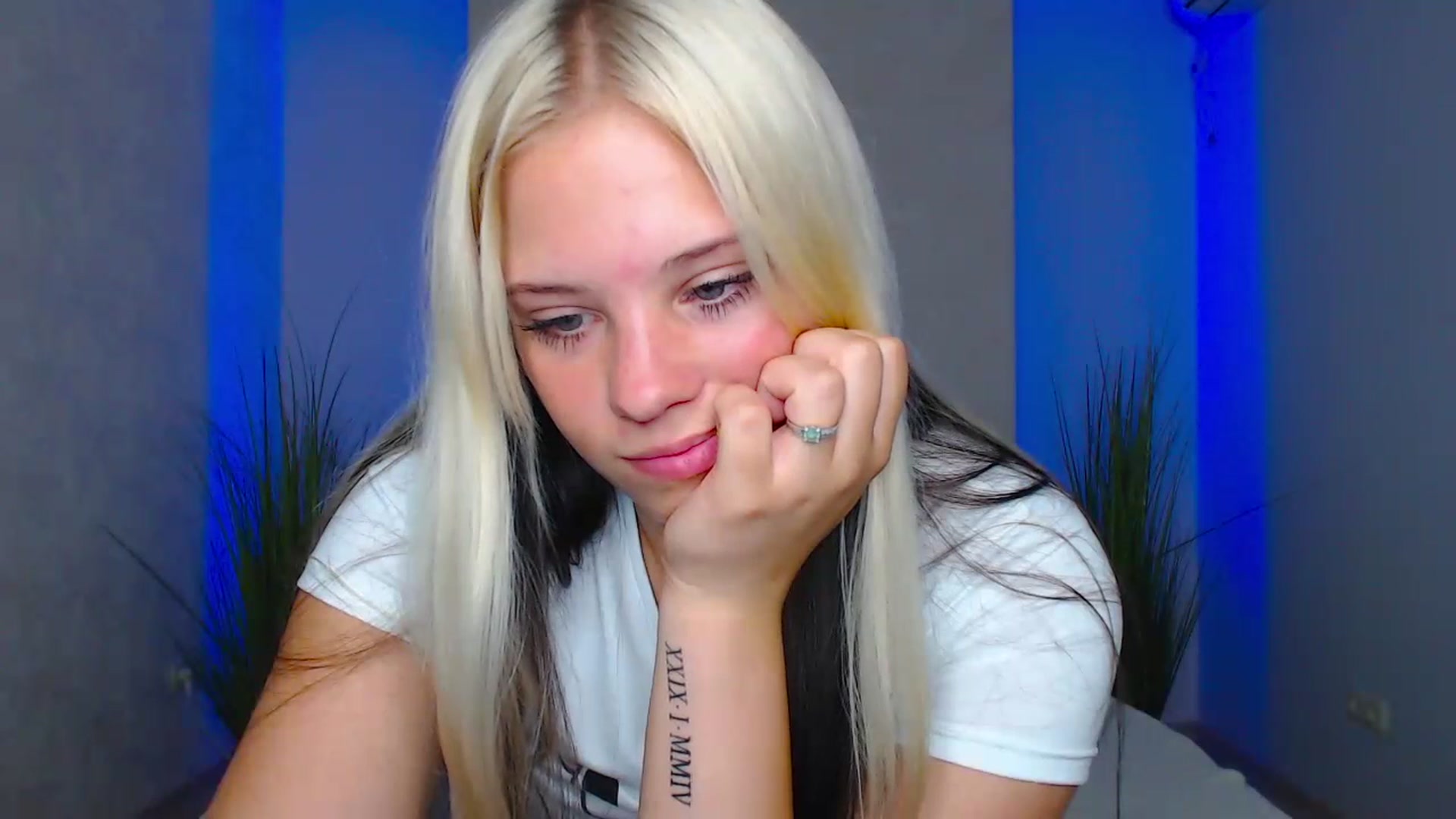 Gallery image thumbnail from Little_k1ttyy's myfreecams stream on, 07/03/2023, 14:46 image 17 of 20