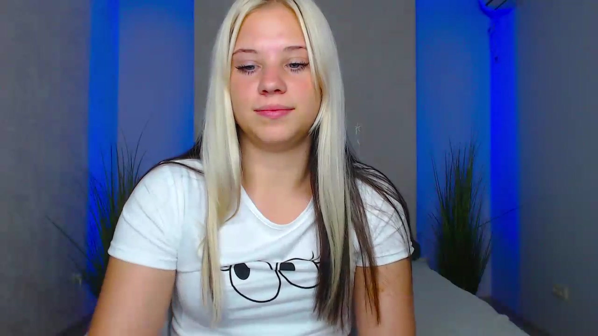 Gallery image thumbnail from Little_k1ttyy's myfreecams stream on, 07/03/2023, 14:46 image 4 of 20