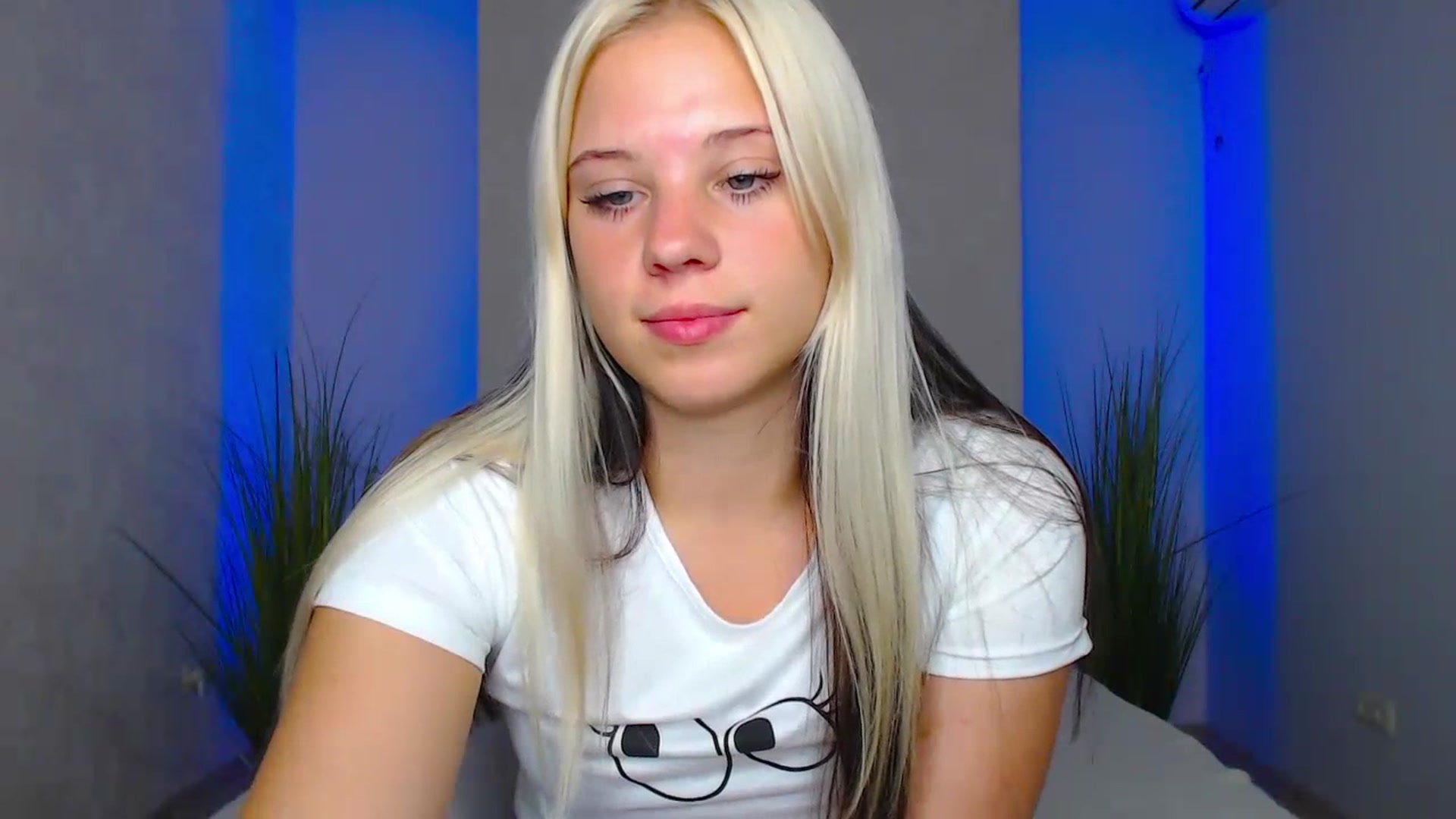 Gallery image thumbnail from Little_k1ttyy's myfreecams stream on, 07/03/2023, 14:46 image 14 of 20