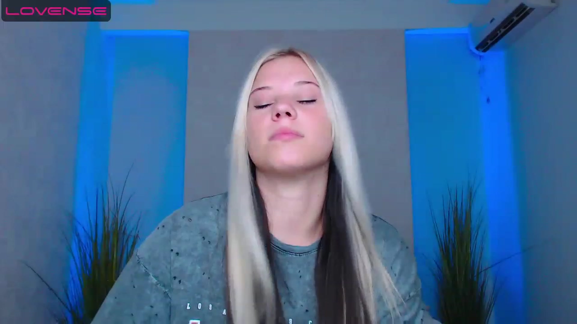 Gallery image thumbnail from Little_k1ttyy's myfreecams stream on, 07/04/2023, 09:11 image 7 of 20
