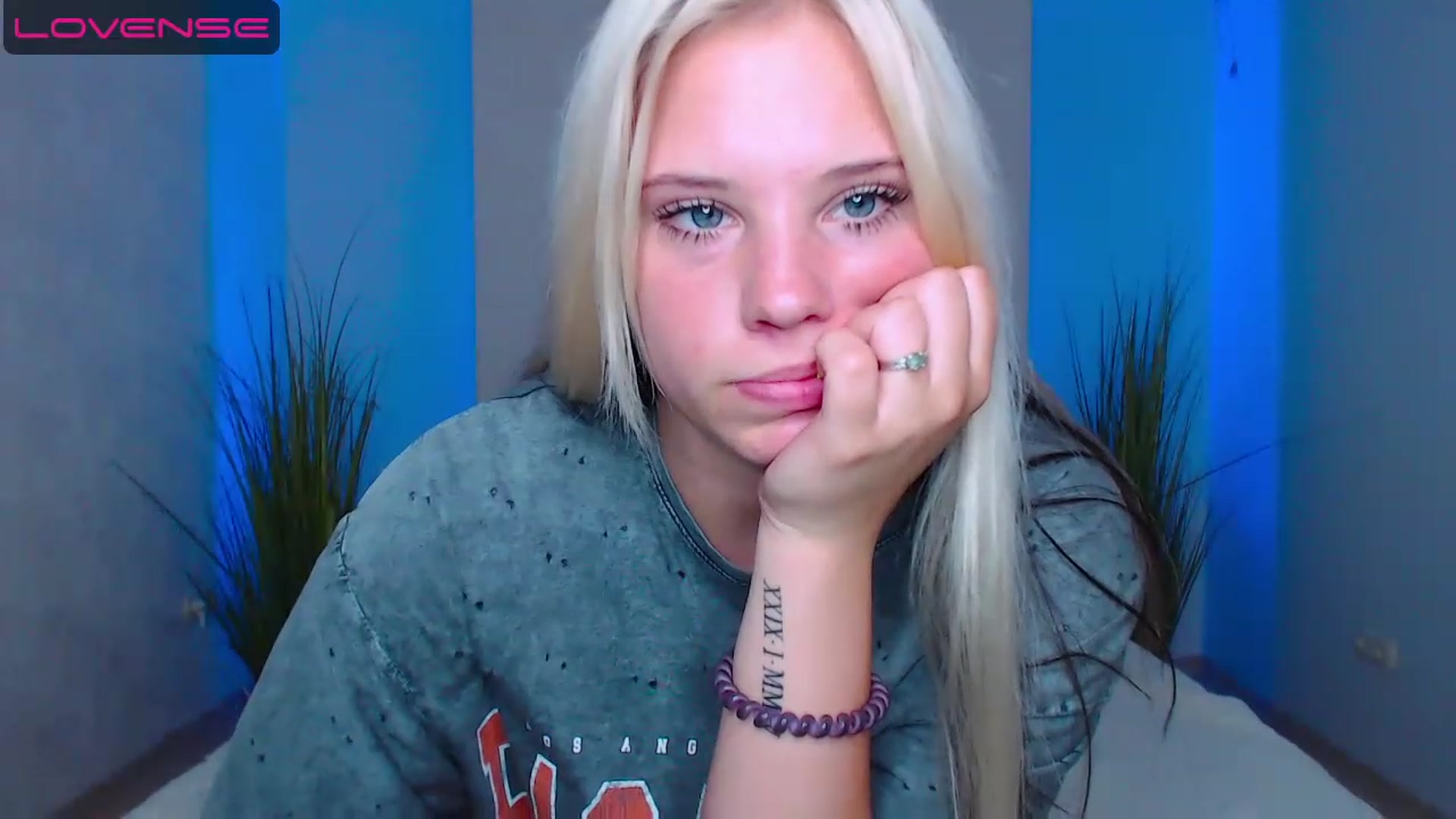 Gallery image thumbnail from Little_k1ttyy's myfreecams stream on, 07/04/2023, 12:08 image 13 of 20