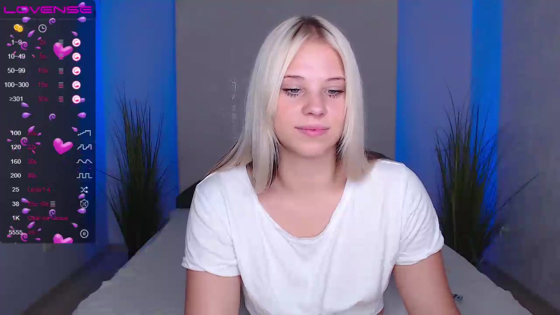 Gallery image thumbnail from Little_k1ttyy's myfreecams stream on, 07/06/2023, 11:06 image 11 of 20