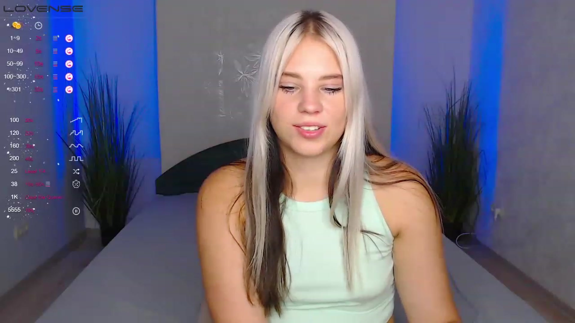 Gallery image thumbnail from Little_k1ttyy's myfreecams stream on, 07/17/2023, 12:03 image 17 of 20