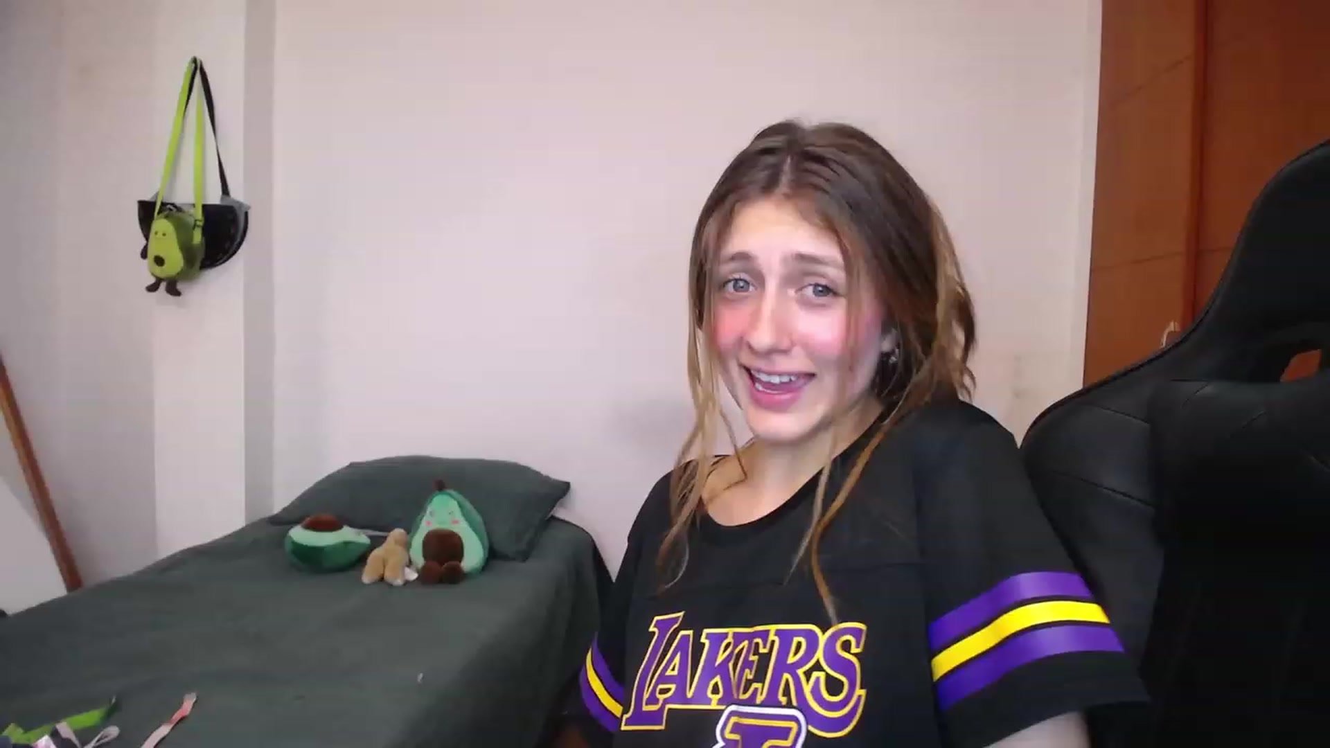 Gallery image thumbnail from Little_laksmi's myfreecams stream on, 11/19/2022, 24:46 image 14 of 20