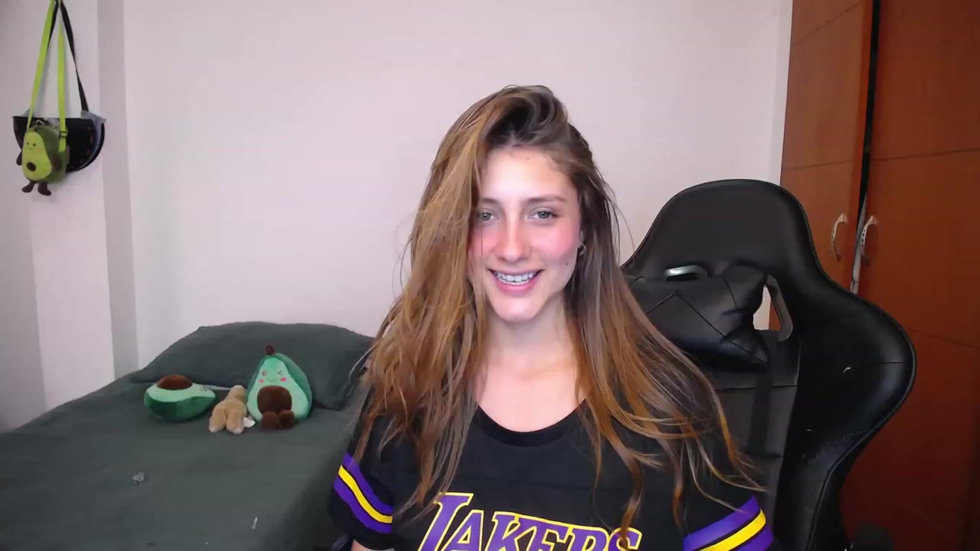 Gallery image thumbnail from Little_laksmi's myfreecams stream on, 11/19/2022, 24:46 image 4 of 20