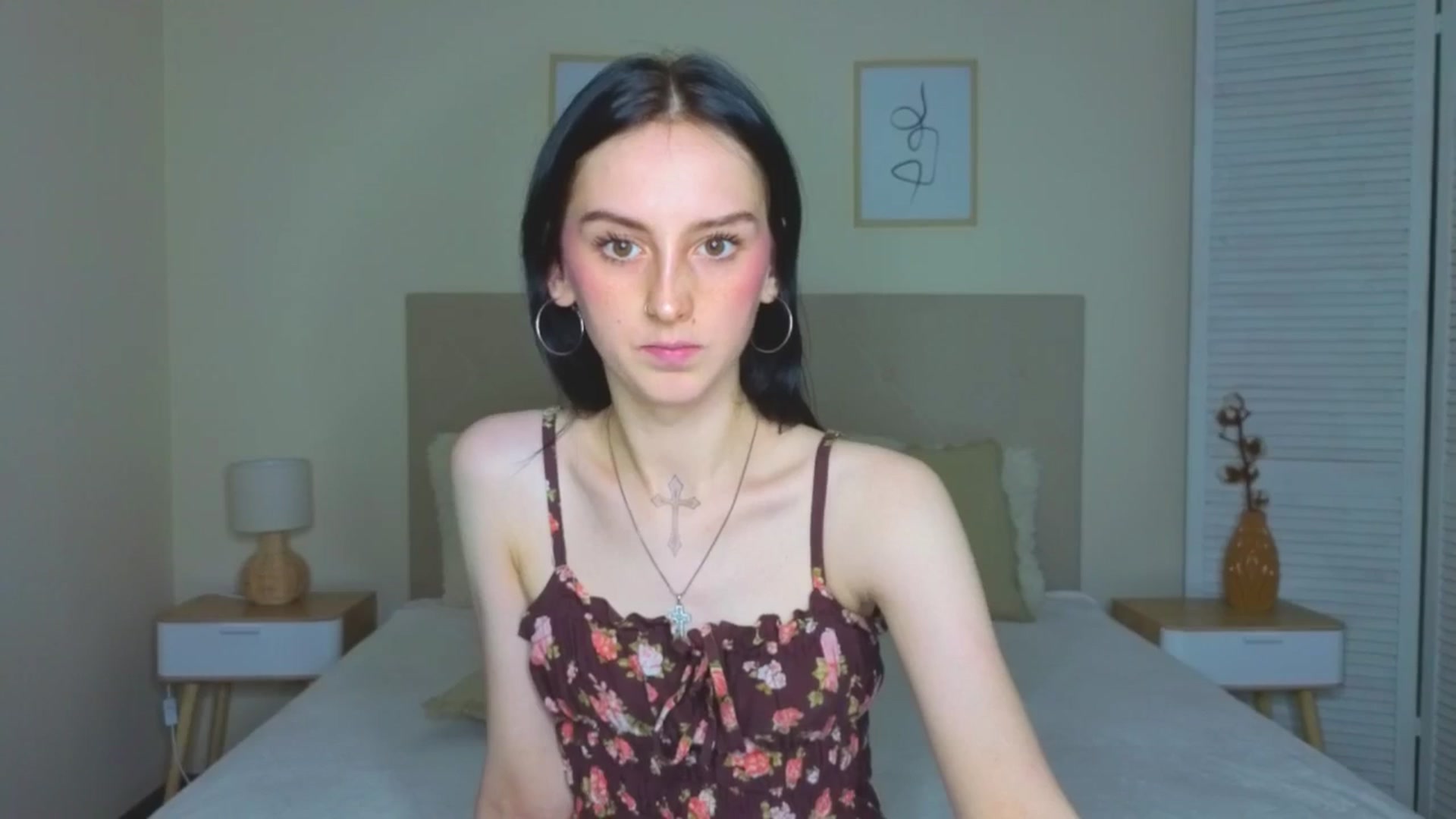 Gallery image thumbnail from Little_moly99's myfreecams stream on, 09/10/2025, 21:16 image 6 of 20