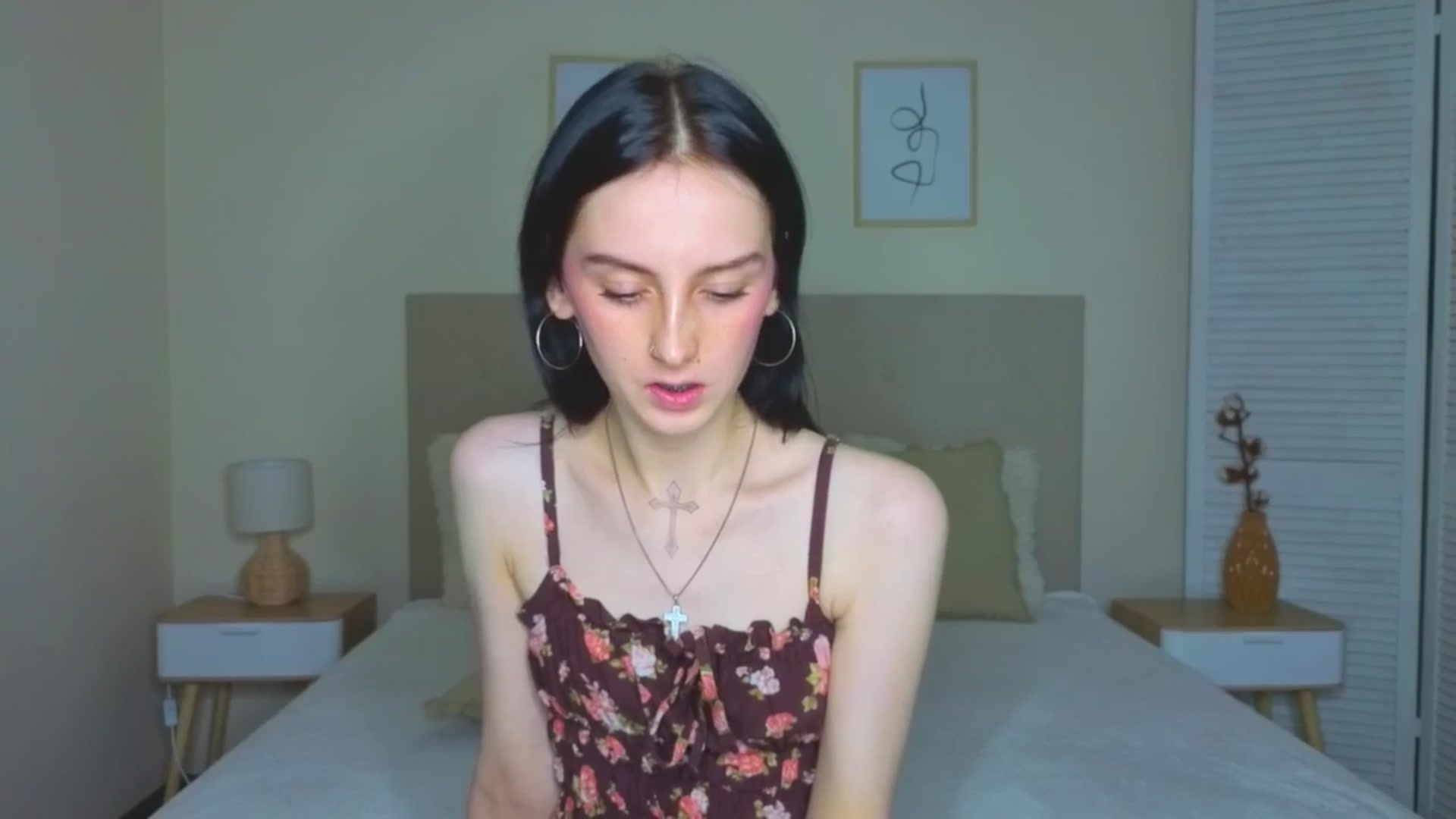 Gallery image thumbnail from Little_moly99's myfreecams stream on, 09/10/2025, 21:16 image 7 of 20