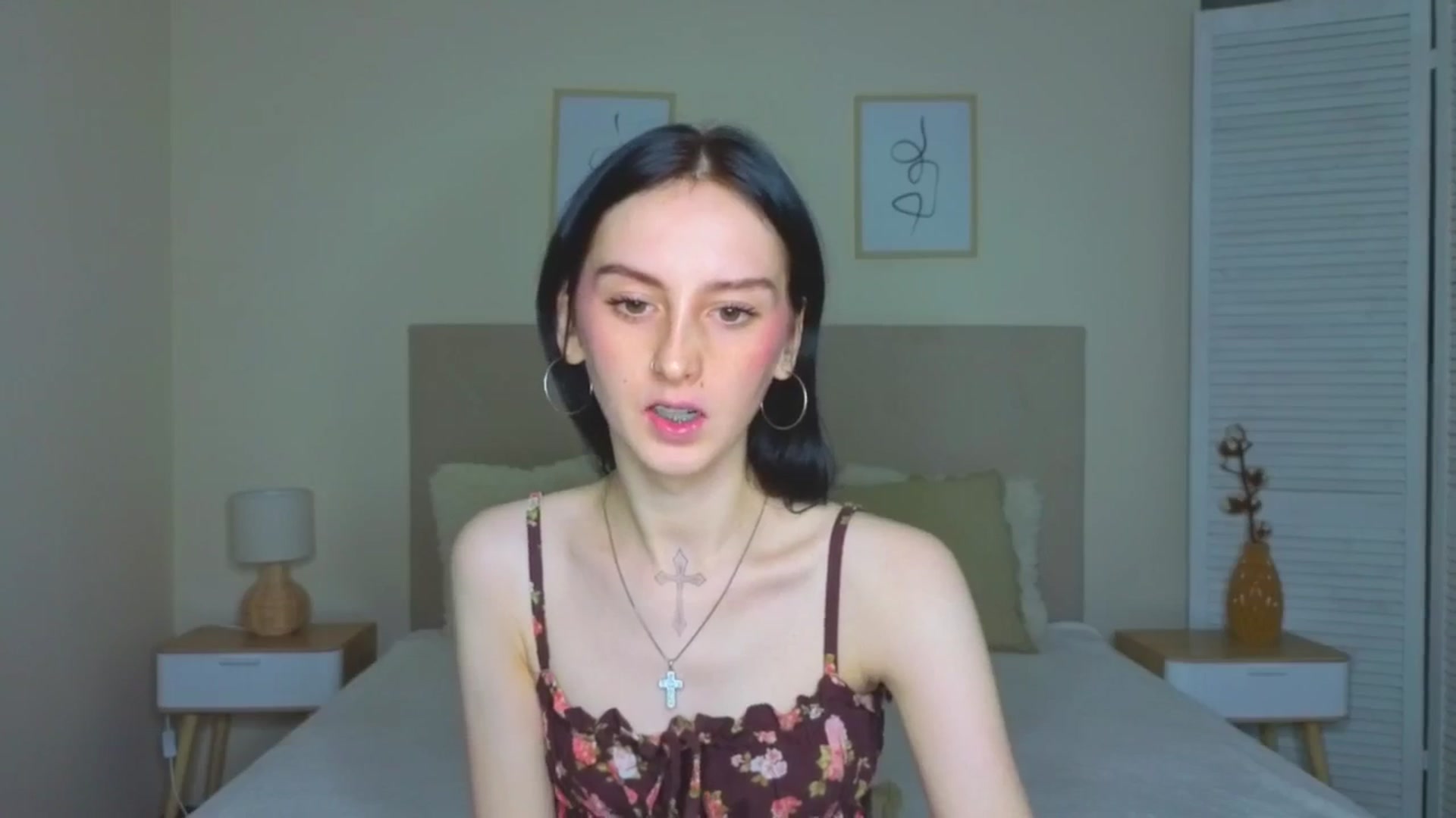 Gallery image thumbnail from Little_moly99's myfreecams stream on, 09/10/2025, 22:19 image 16 of 20