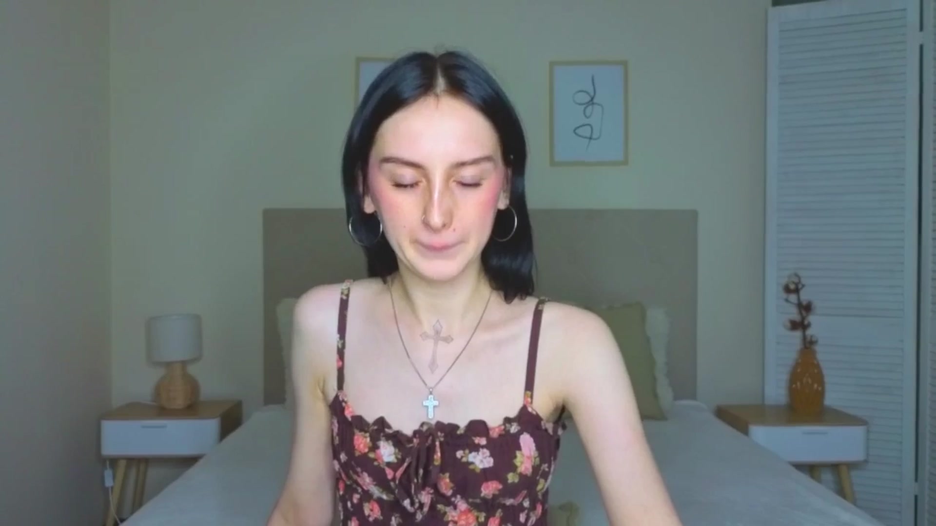 Gallery image thumbnail from Little_moly99's myfreecams stream on, 09/10/2025, 22:19 image 15 of 20