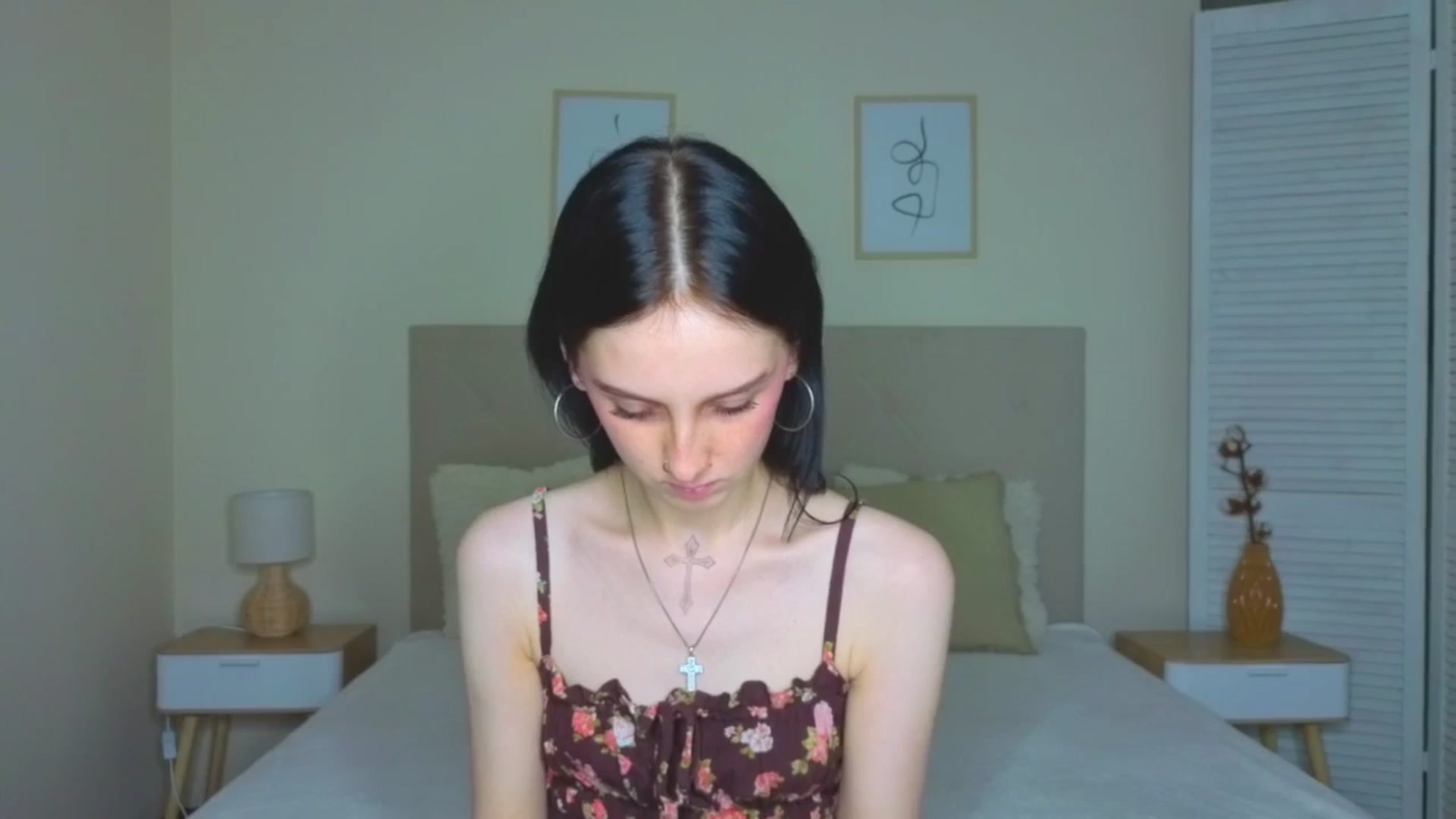 Gallery image thumbnail from Little_moly99's myfreecams stream on, 09/10/2025, 22:19 image 12 of 20