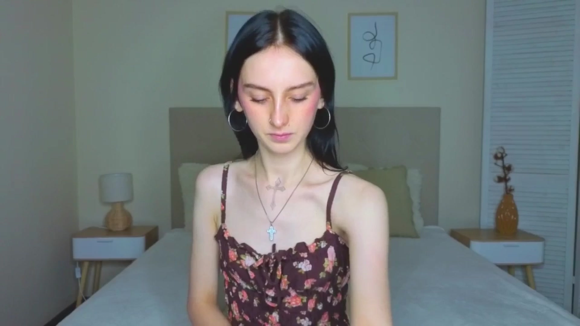 Gallery image thumbnail from Little_moly99's myfreecams stream on, 09/10/2025, 22:19 image 5 of 20