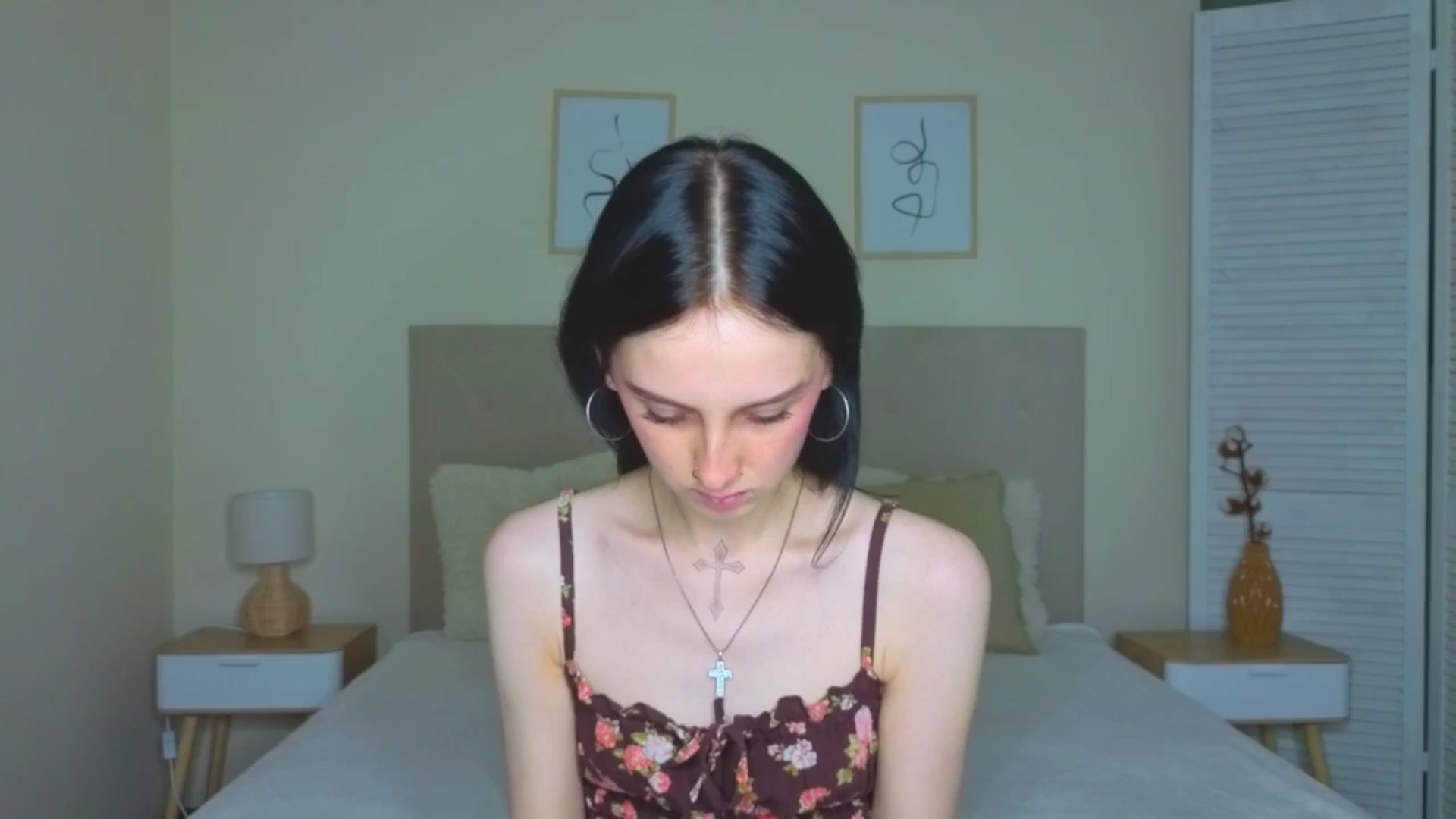 Gallery image thumbnail from Little_moly99's myfreecams stream on, 09/10/2025, 22:19 image 10 of 20