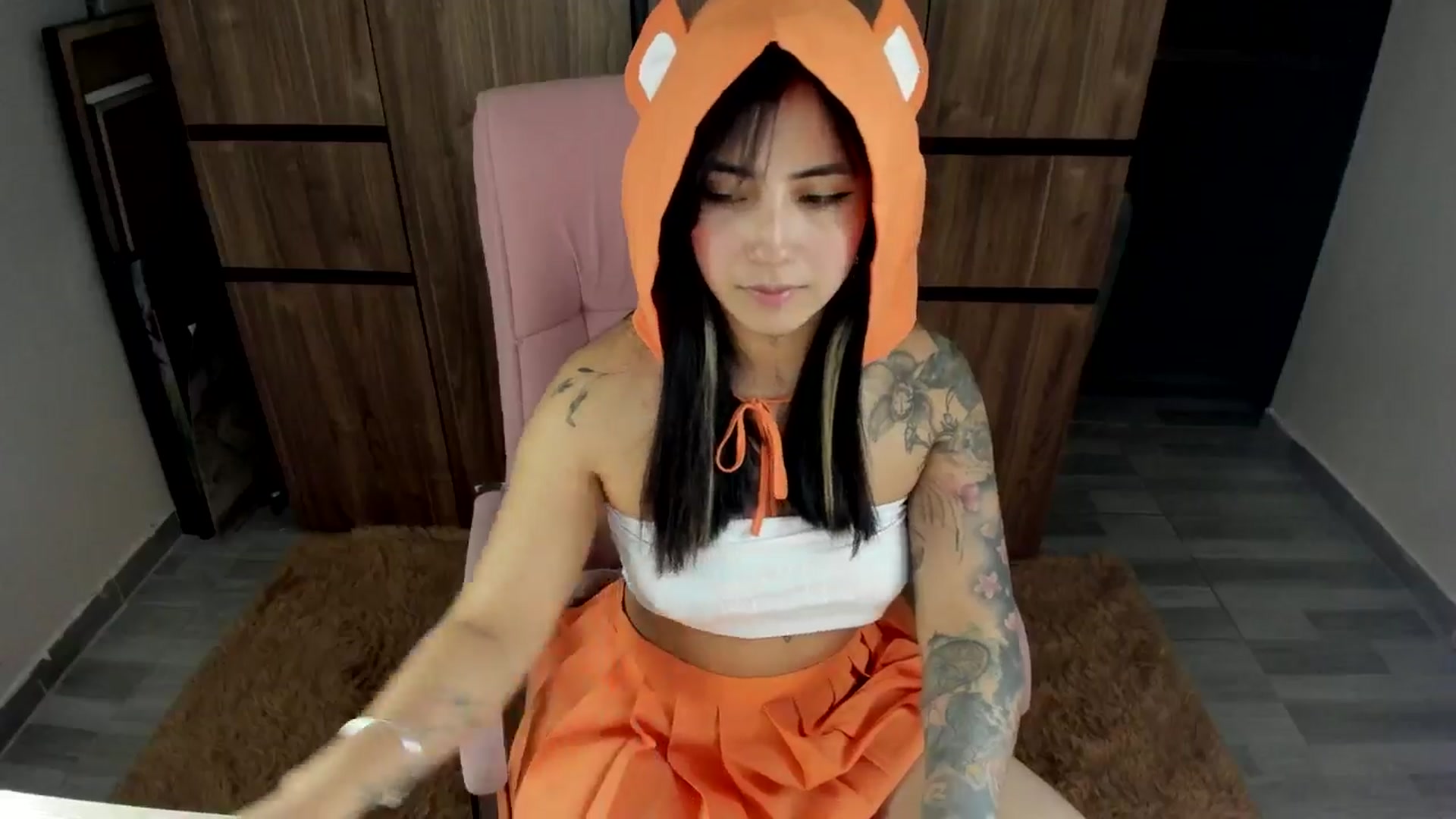 Gallery image thumbnail from Little_sune's myfreecams stream on, 11/13/2025, 22:55 image 17 of 20