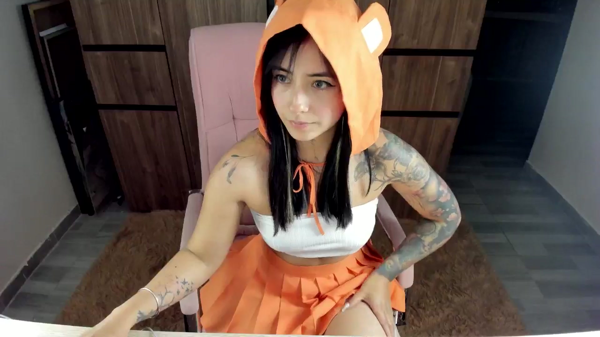 Gallery image thumbnail from Little_sune's myfreecams stream on, 11/13/2025, 23:25 image 19 of 20