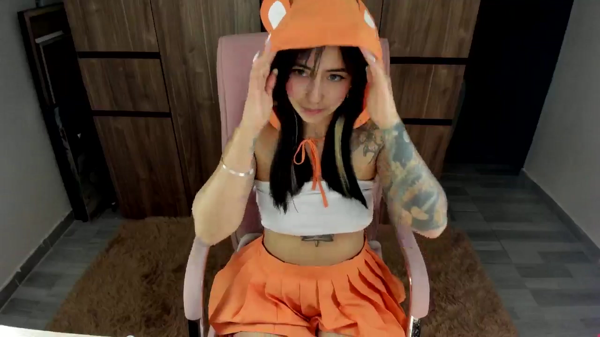 Gallery image thumbnail from Little_sune's myfreecams stream on, 11/13/2025, 23:25 image 3 of 20