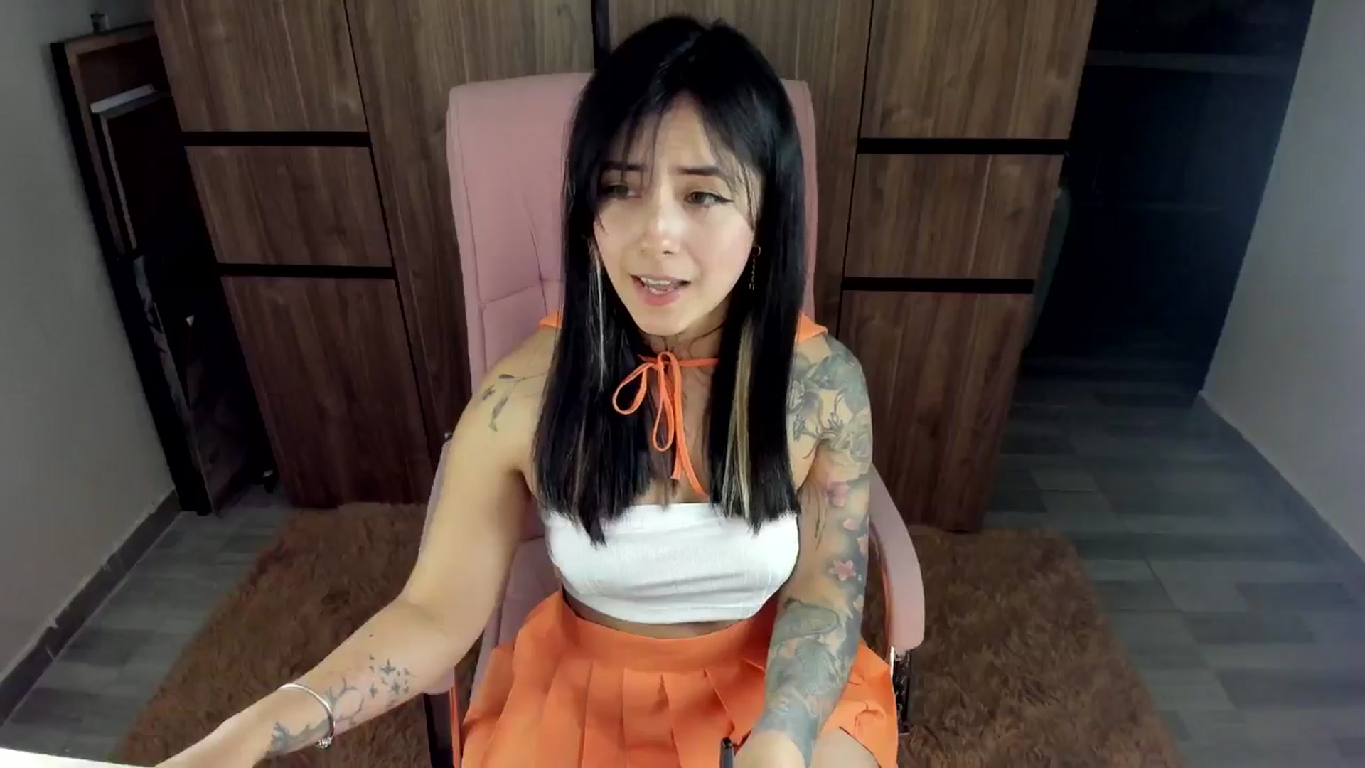 Gallery image thumbnail from Little_sune's myfreecams stream on, 11/14/2025, 03:08 image 13 of 20