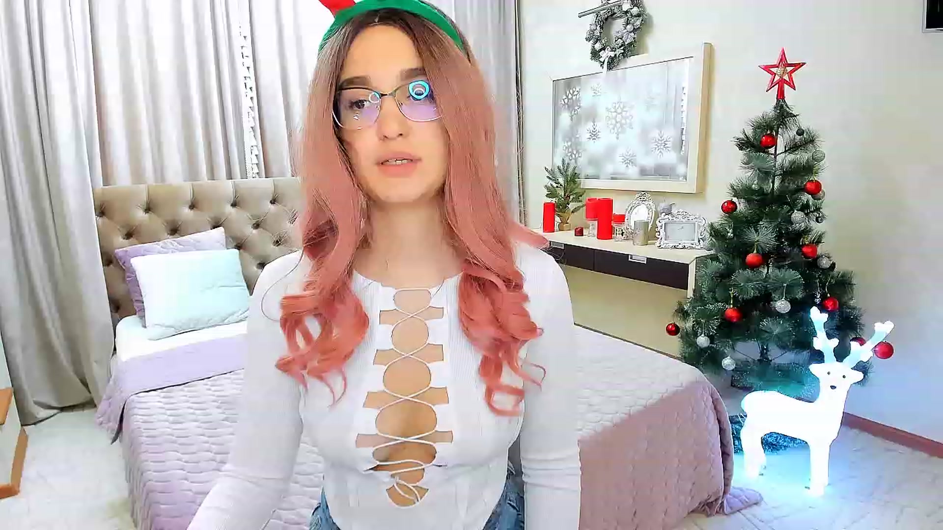 Gallery image thumbnail from Littlee_Devil's myfreecams stream on, 12/28/2022, 11:43 image 15 of 20