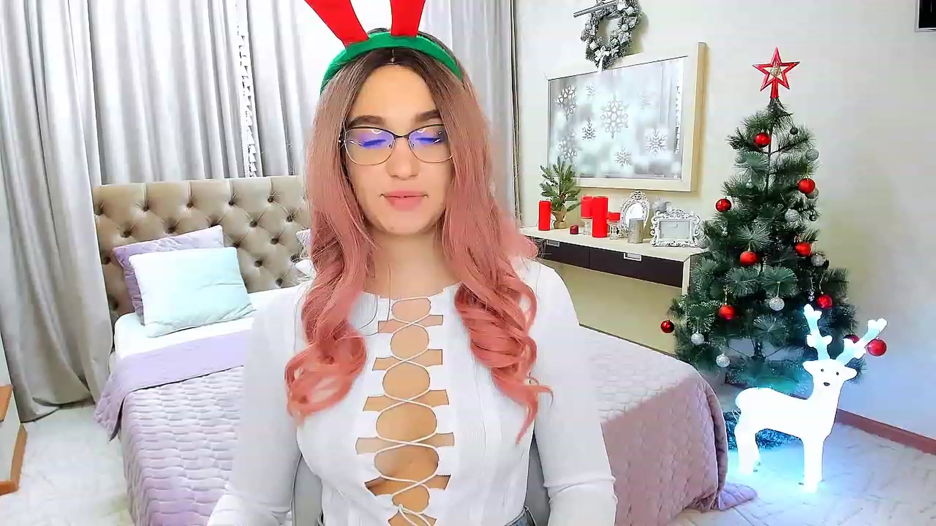 Gallery image thumbnail from Littlee_Devil's myfreecams stream on, 12/28/2022, 13:16 image 9 of 20