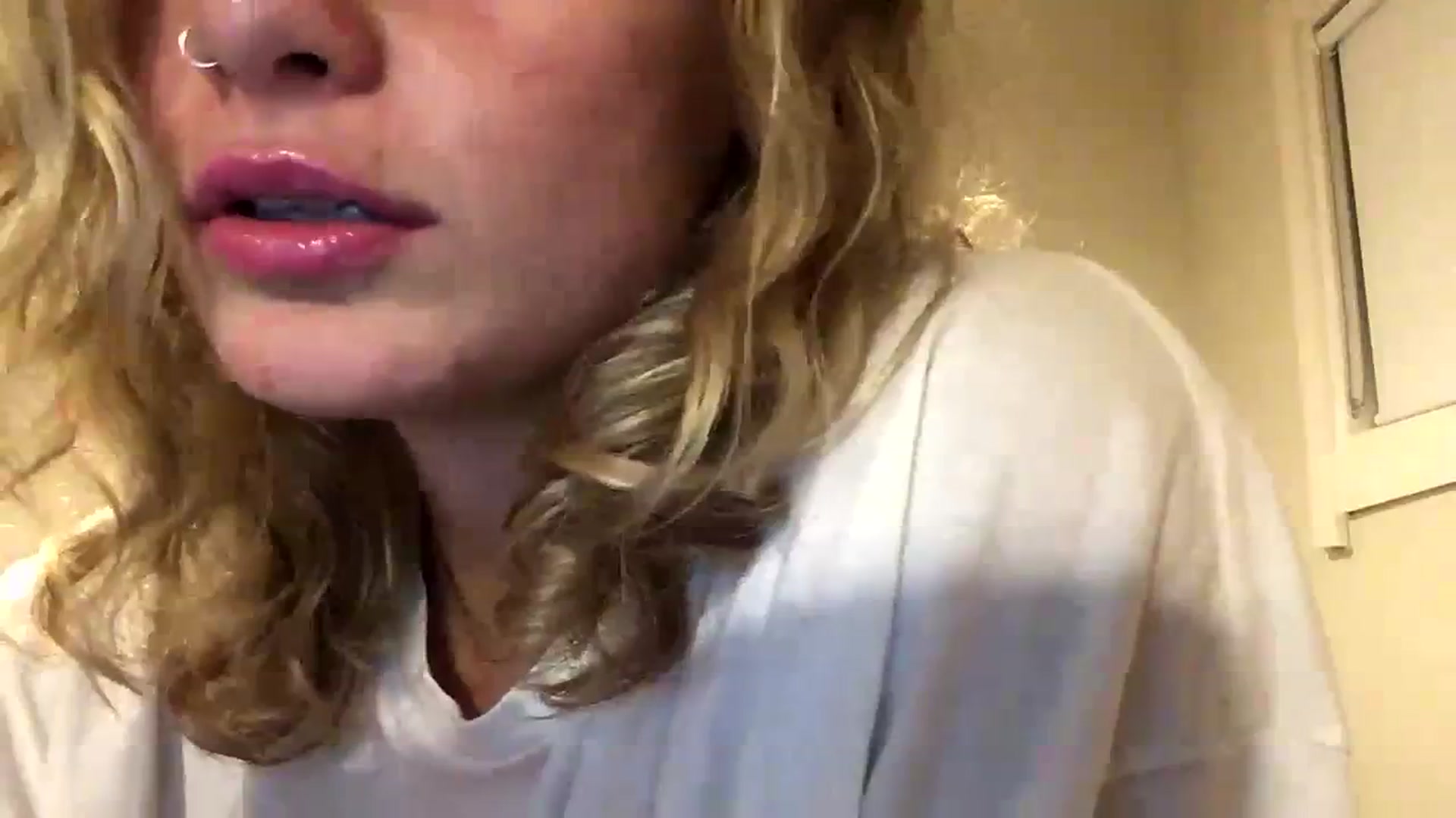 Gallery image thumbnail from Littleeve22's myfreecams stream on, 02/23/2024, 13:18 image 17 of 20
