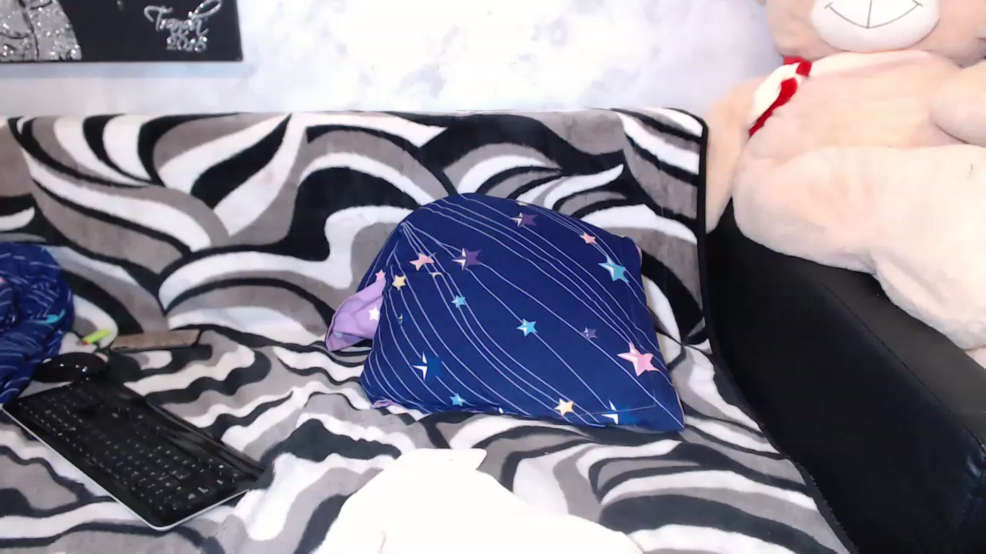 Gallery image thumbnail from Littlegirl25's myfreecams stream on, 11/17/2022, 22:19 image 11 of 20
