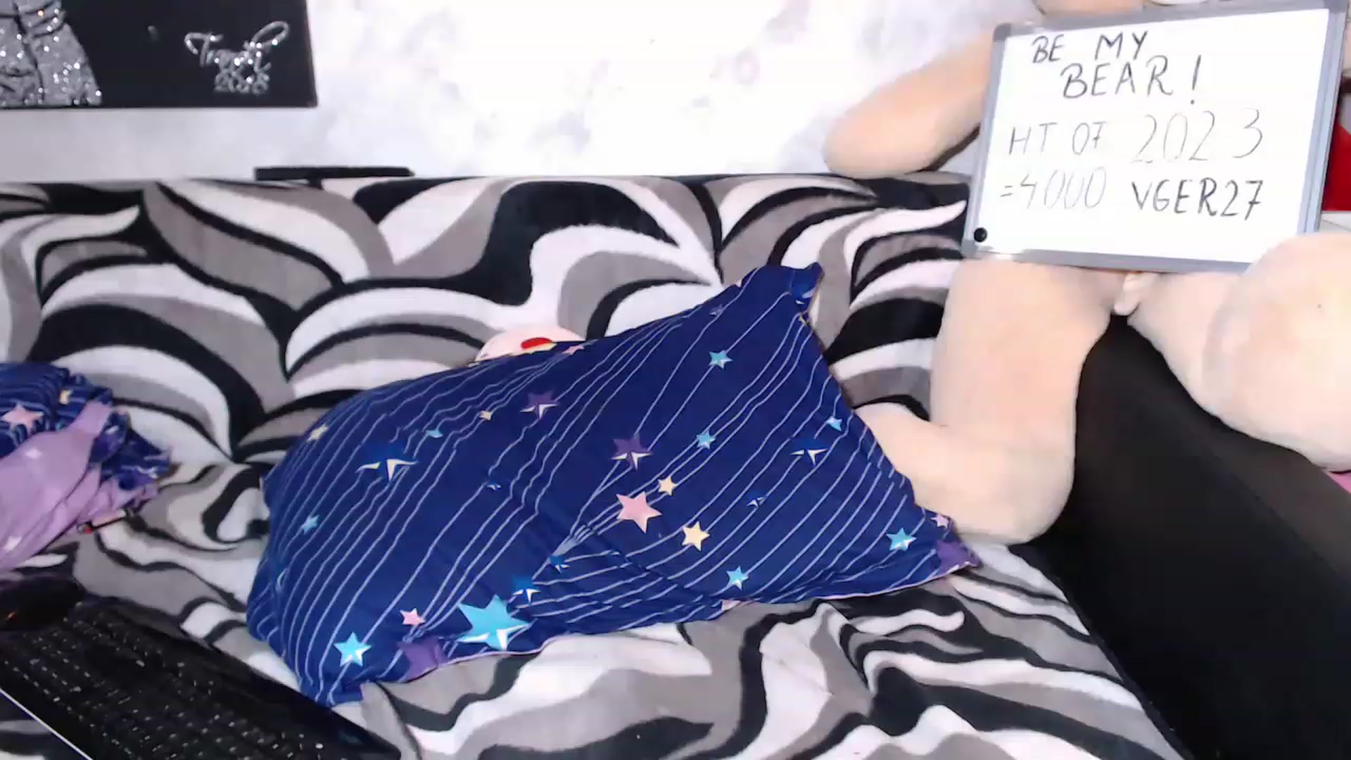 Gallery image thumbnail from Littlegirl25's myfreecams stream on, 01/17/2023, 24:36 image 9 of 20