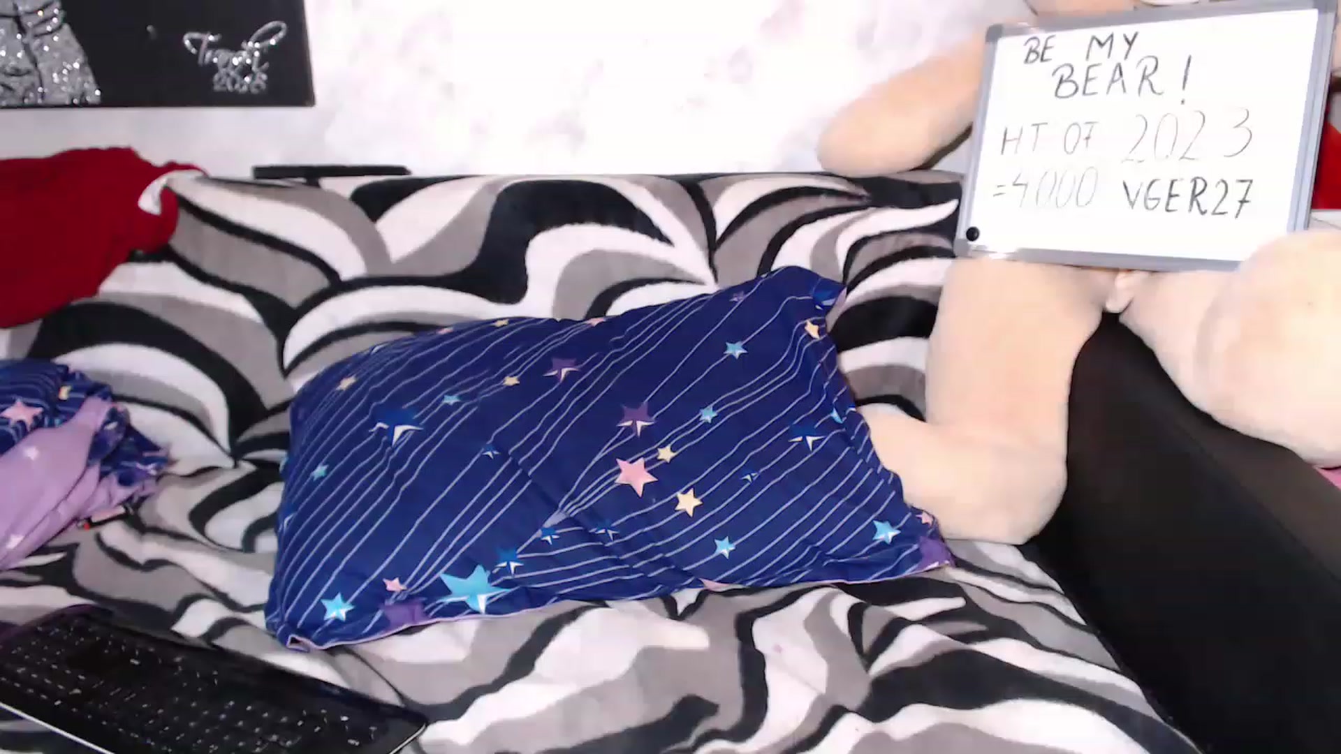 Gallery image thumbnail from Littlegirl25's myfreecams stream on, 01/17/2023, 24:36 image 14 of 20