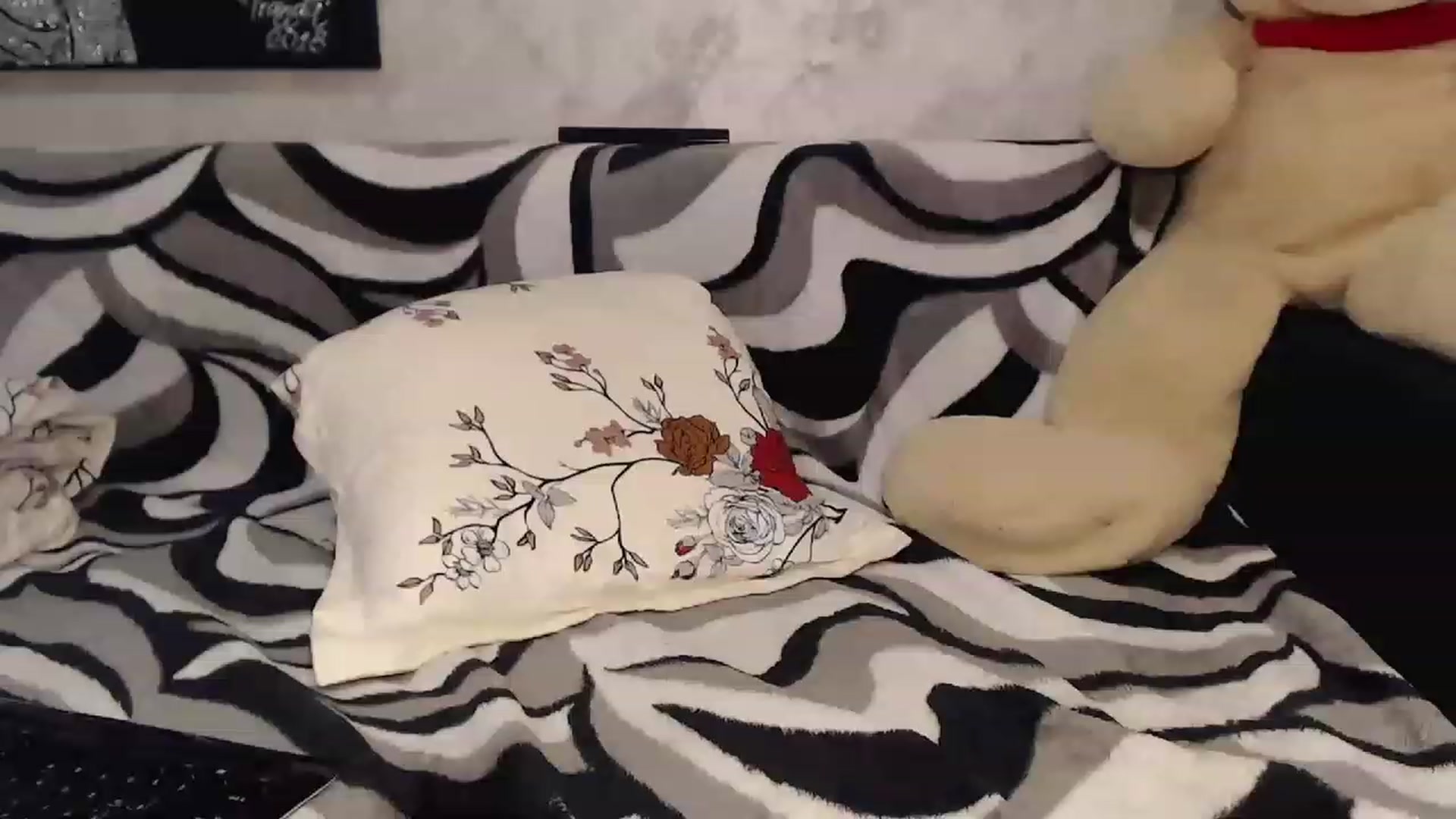 Gallery image thumbnail from Littlegirl25's myfreecams stream on, 04/01/2023, 23:18 image 9 of 20
