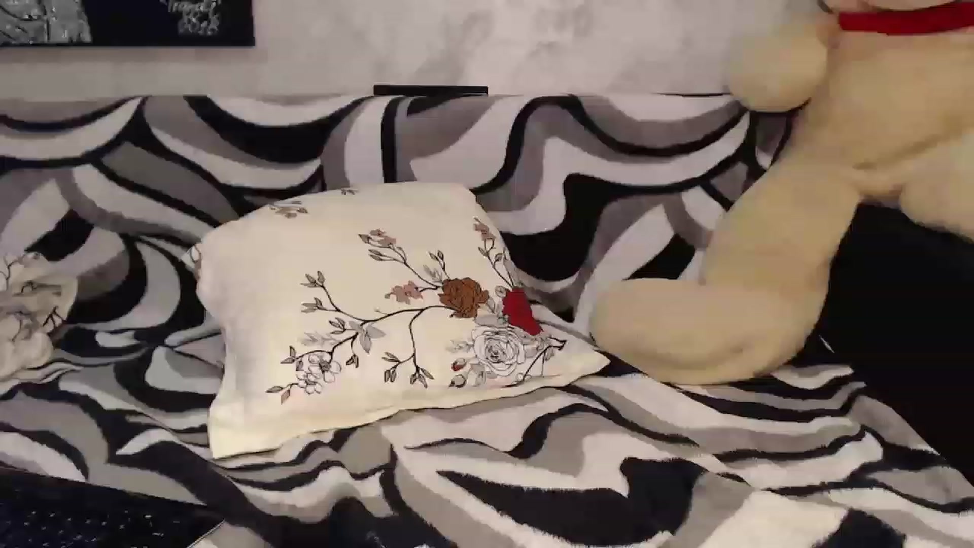 Gallery image thumbnail from Littlegirl25's myfreecams stream on, 04/01/2023, 23:18 image 10 of 20
