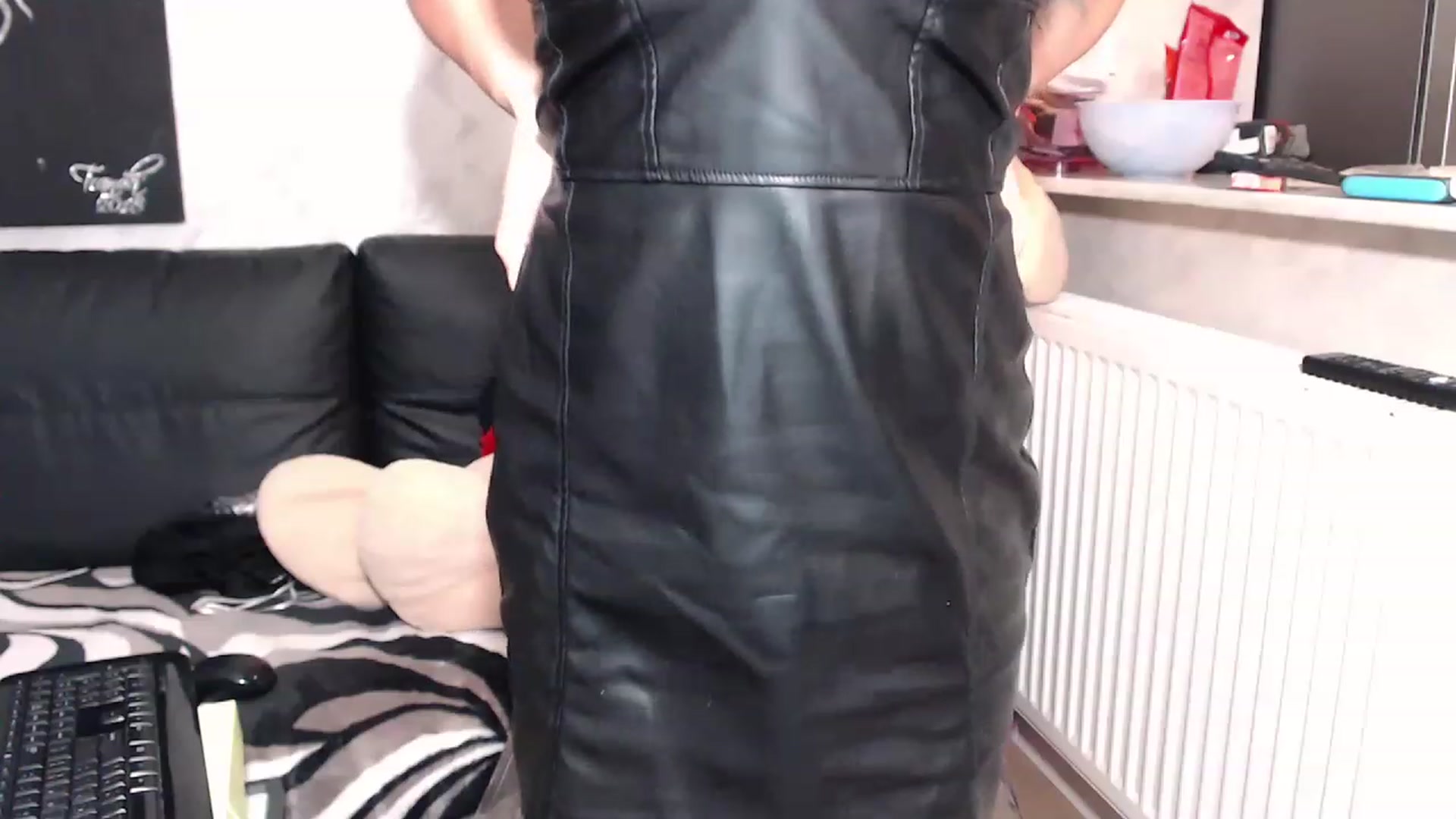 Gallery image thumbnail from Littlegirl25's myfreecams stream on, 08/17/2023, 01:23 image 8 of 20