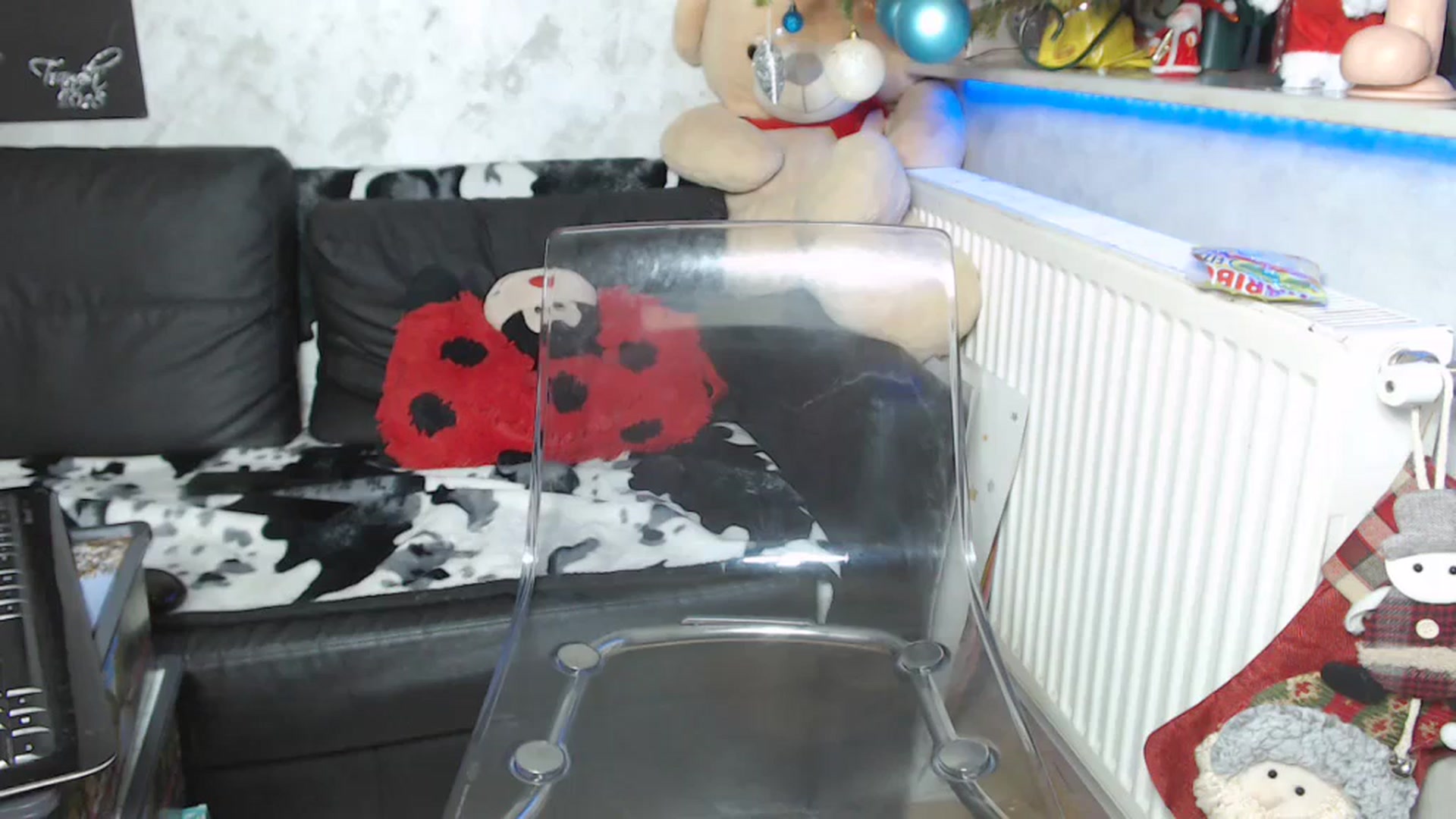 Gallery image thumbnail from Littlegirl25's myfreecams stream on, 12/16/2023, 02:05 image 14 of 20
