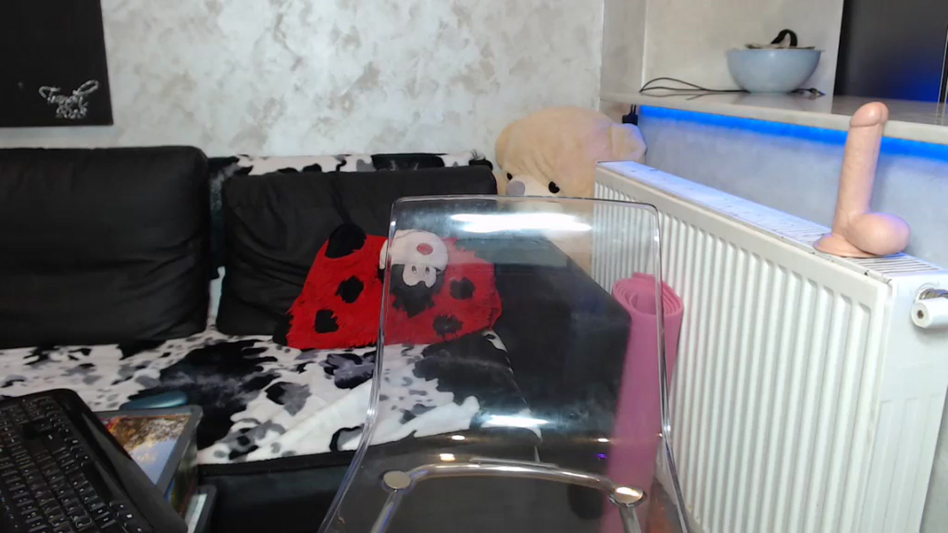 Gallery image thumbnail from Littlegirl25's myfreecams stream on, 02/08/2024, 01:23 image 4 of 20