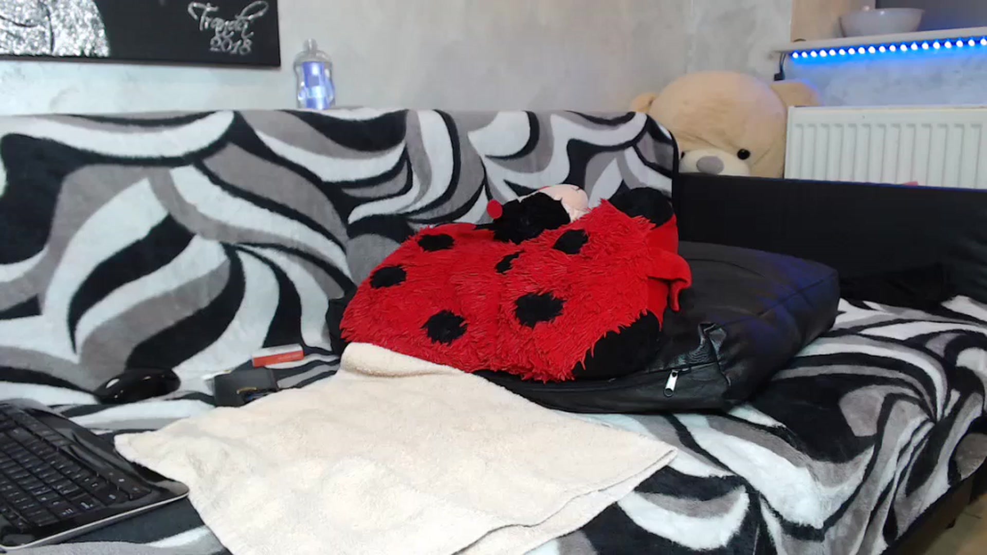 Gallery image thumbnail from Littlegirl25's myfreecams stream on, 02/17/2024, 03:55 image 12 of 20