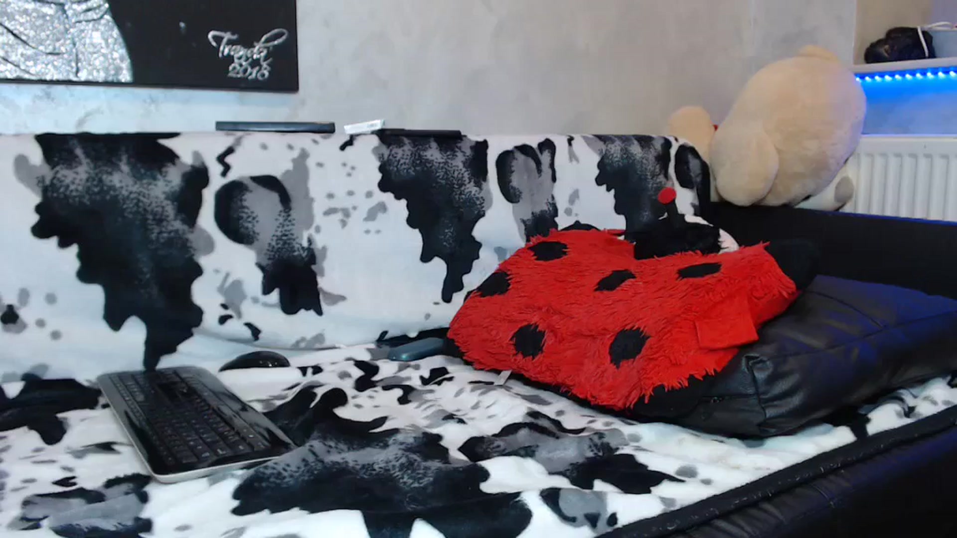 Gallery image thumbnail from Littlegirl25's myfreecams stream on, 04/11/2024, 22:10 image 19 of 20