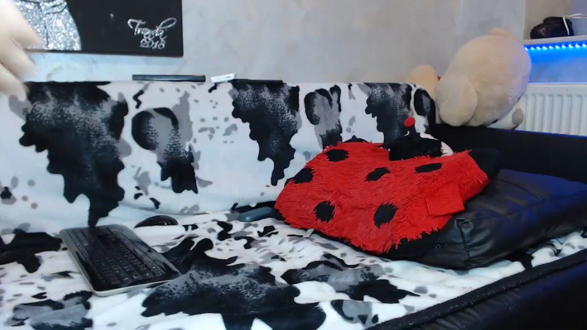 Gallery image thumbnail from Littlegirl25's myfreecams stream on, 04/11/2024, 22:10 image 18 of 20