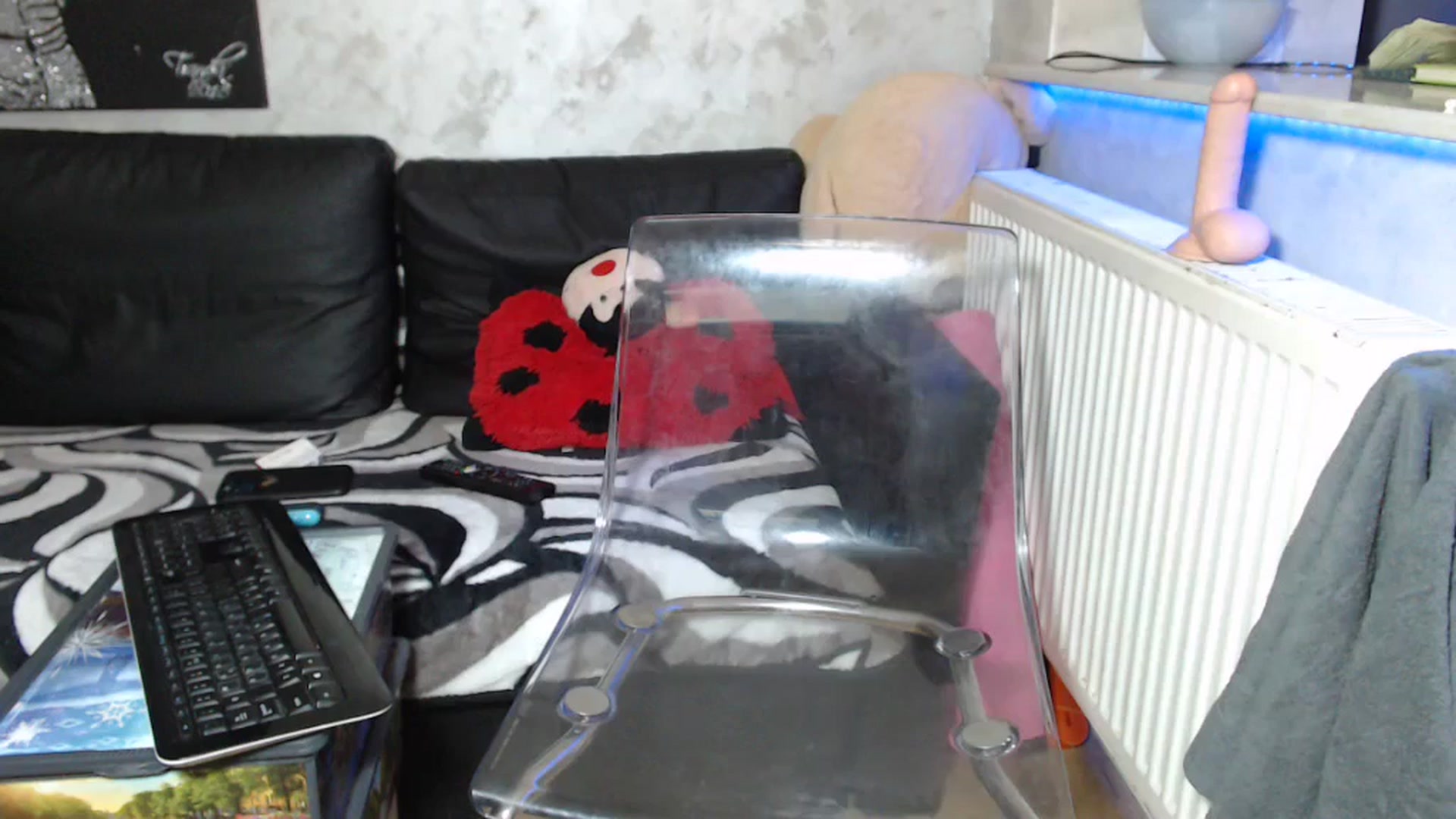 Gallery image thumbnail from Littlegirl25's myfreecams stream on, 04/19/2024, 09:06 image 1 of 20