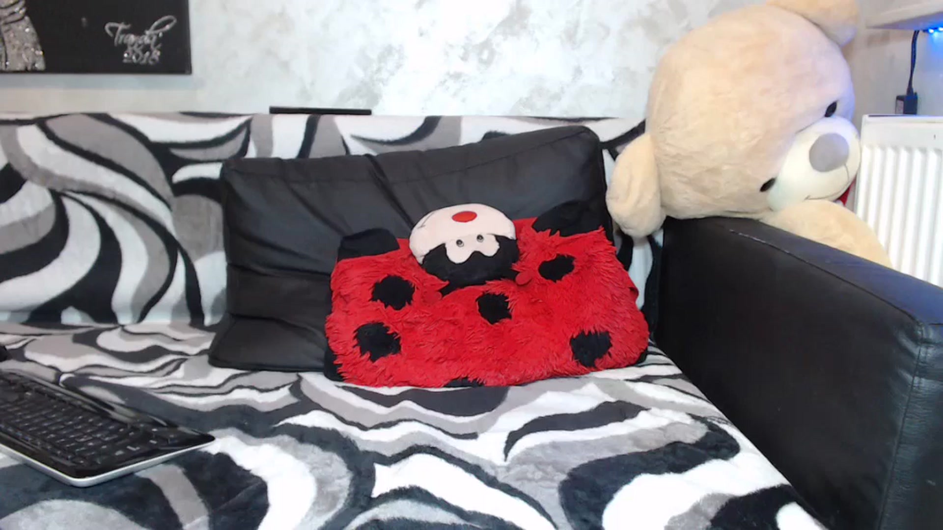 Gallery image thumbnail from Littlegirl25's myfreecams stream on, 04/26/2024, 09:24 image 8 of 20