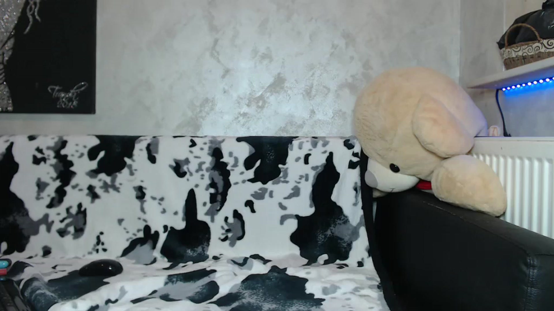 Gallery image thumbnail from Littlegirl25's myfreecams stream on, 05/16/2024, 21:14 image 10 of 20