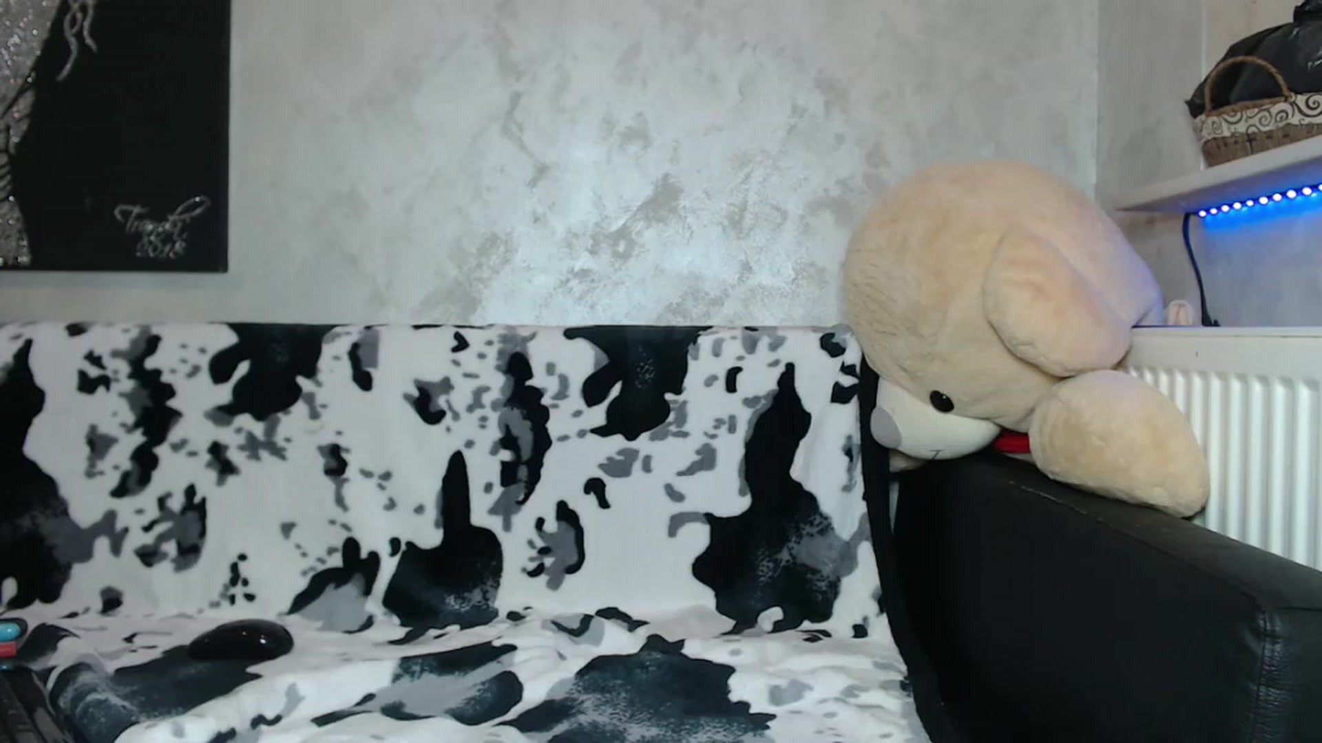 Gallery image thumbnail from Littlegirl25's myfreecams stream on, 05/16/2024, 21:14 image 9 of 20