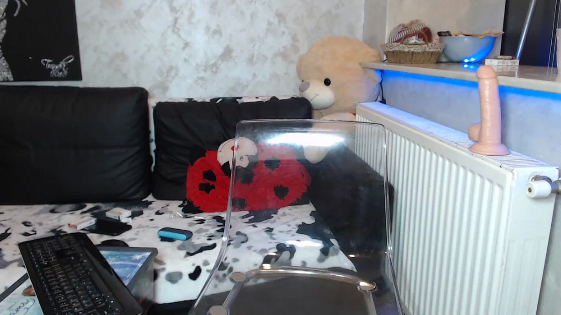 Gallery image thumbnail from Littlegirl25's myfreecams stream on, 05/27/2024, 01:09 image 18 of 20