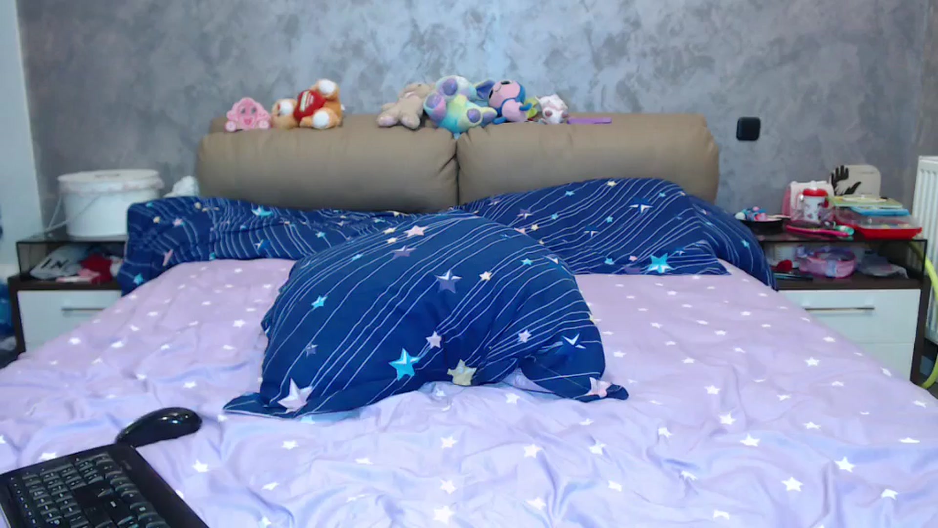 Gallery image thumbnail from Littlegirl25's myfreecams stream on, 06/06/2024, 08:45 image 10 of 20